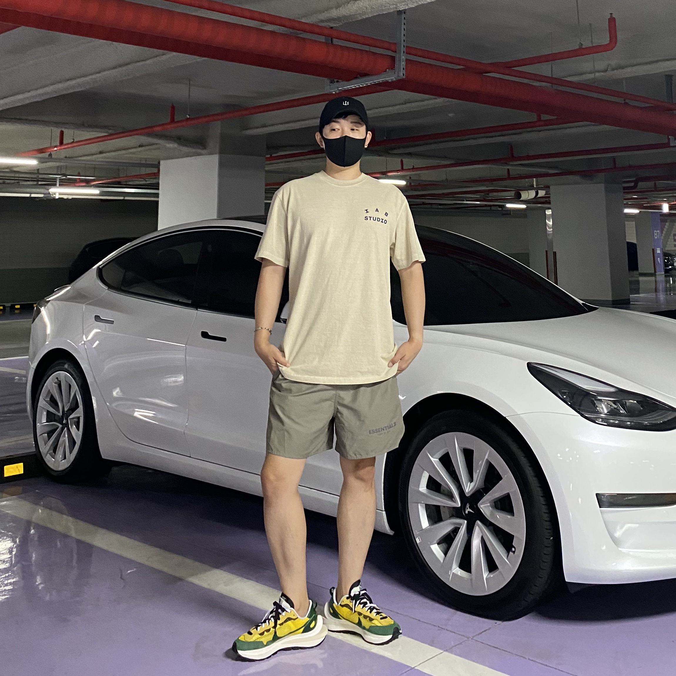 IAB Studio Pigment T-Shirt Oatmeal, Essentials Volley Shorts Cement - 20FW 착용 스타일