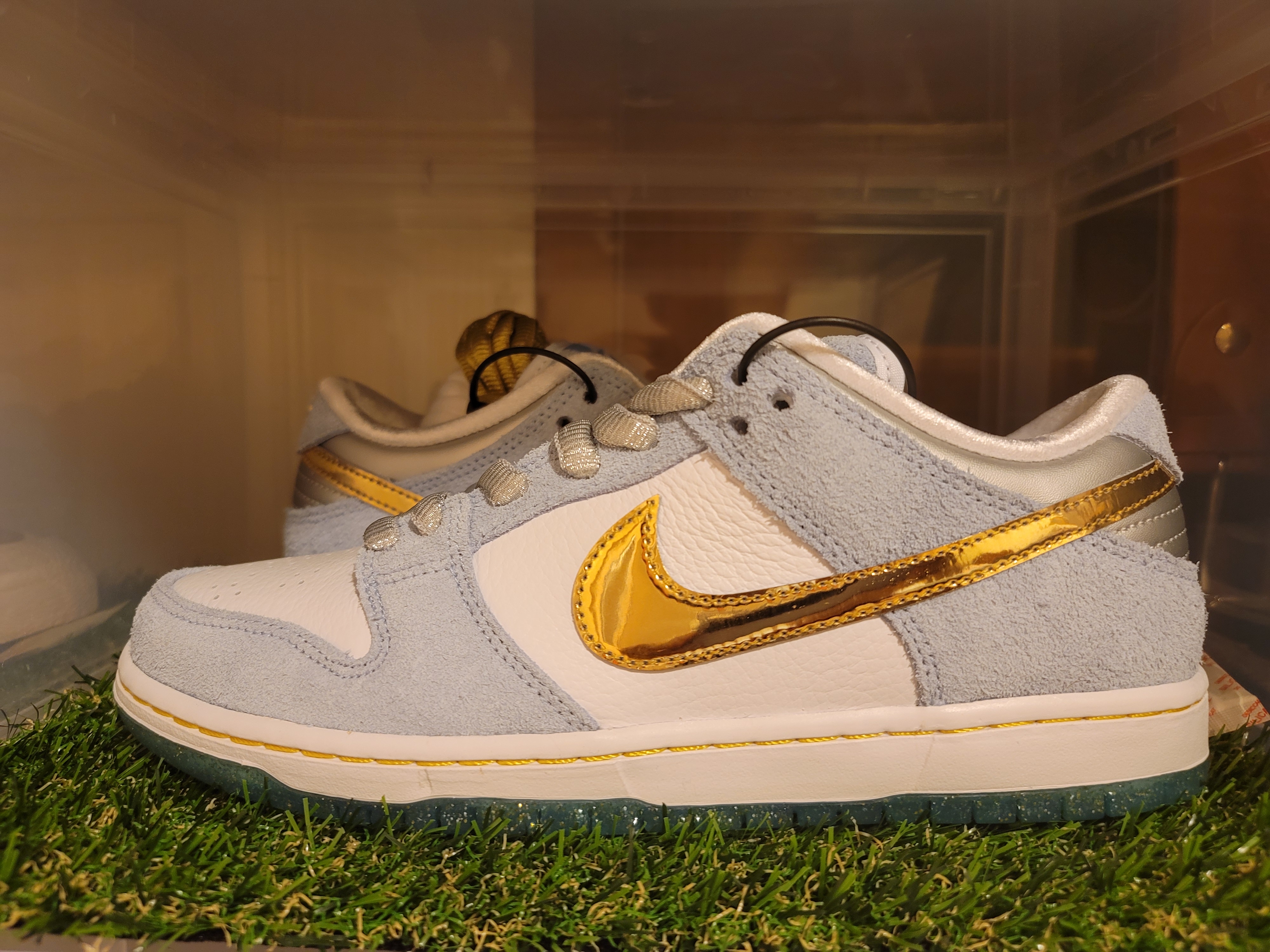 Nike x Sean Cliver SB Dunk Low Holiday Special 착용 스타일