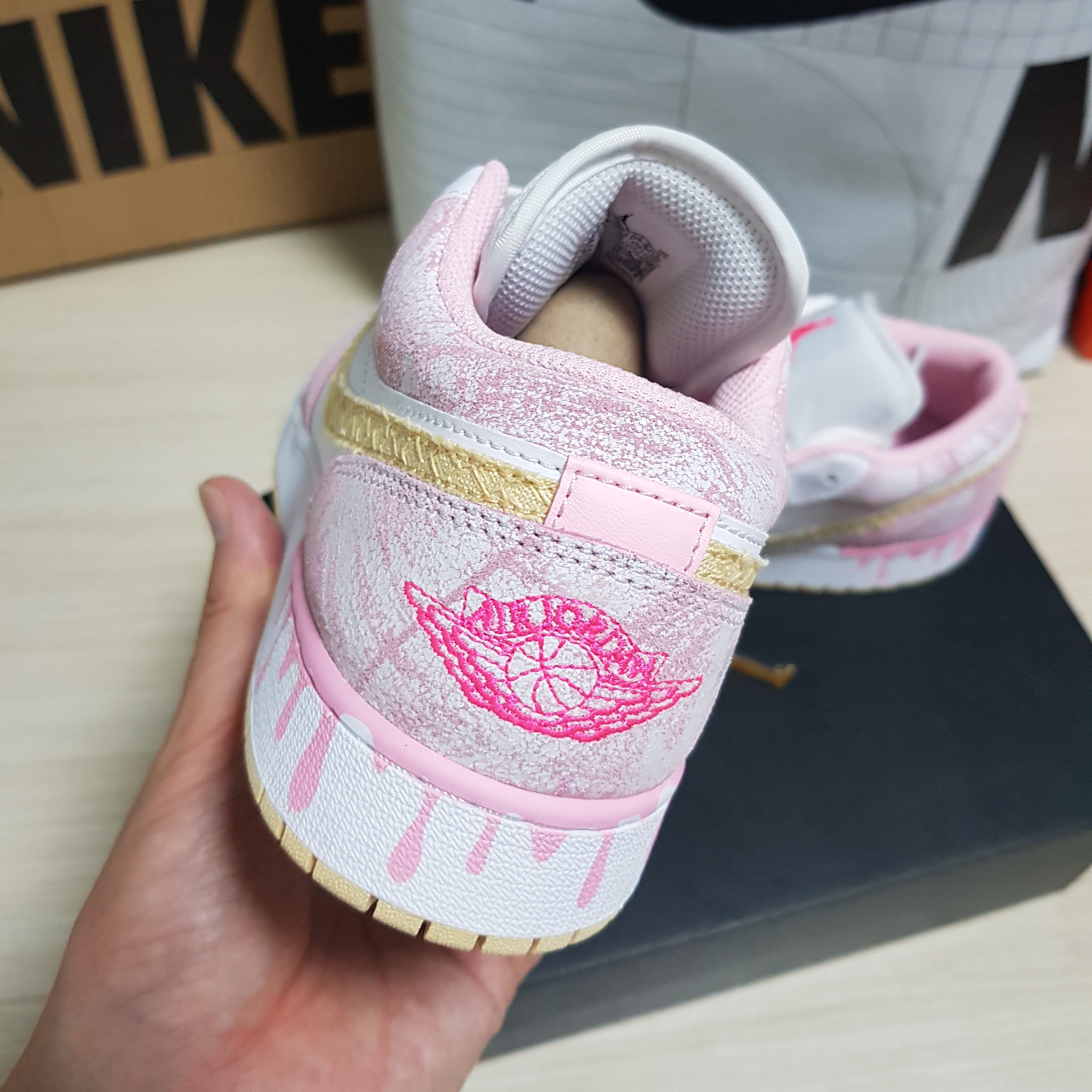 (GS) Jordan 1 Low SE Pale Vanilla 착용 스타일 - 2