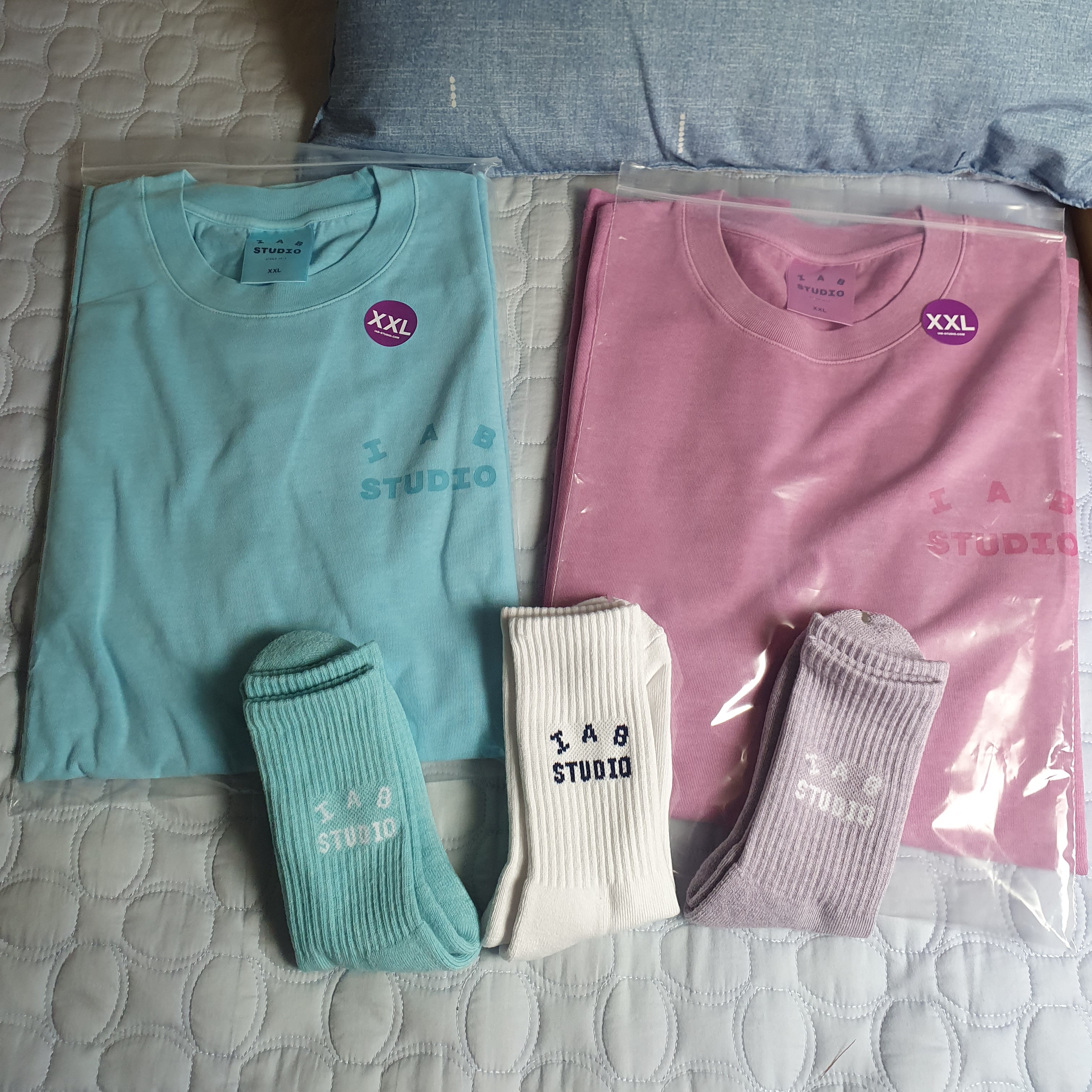 IAB Studio Pigment T-Shirt Magenta, IAB Studio Pigment T-Shirt Cyan 착용 스타일