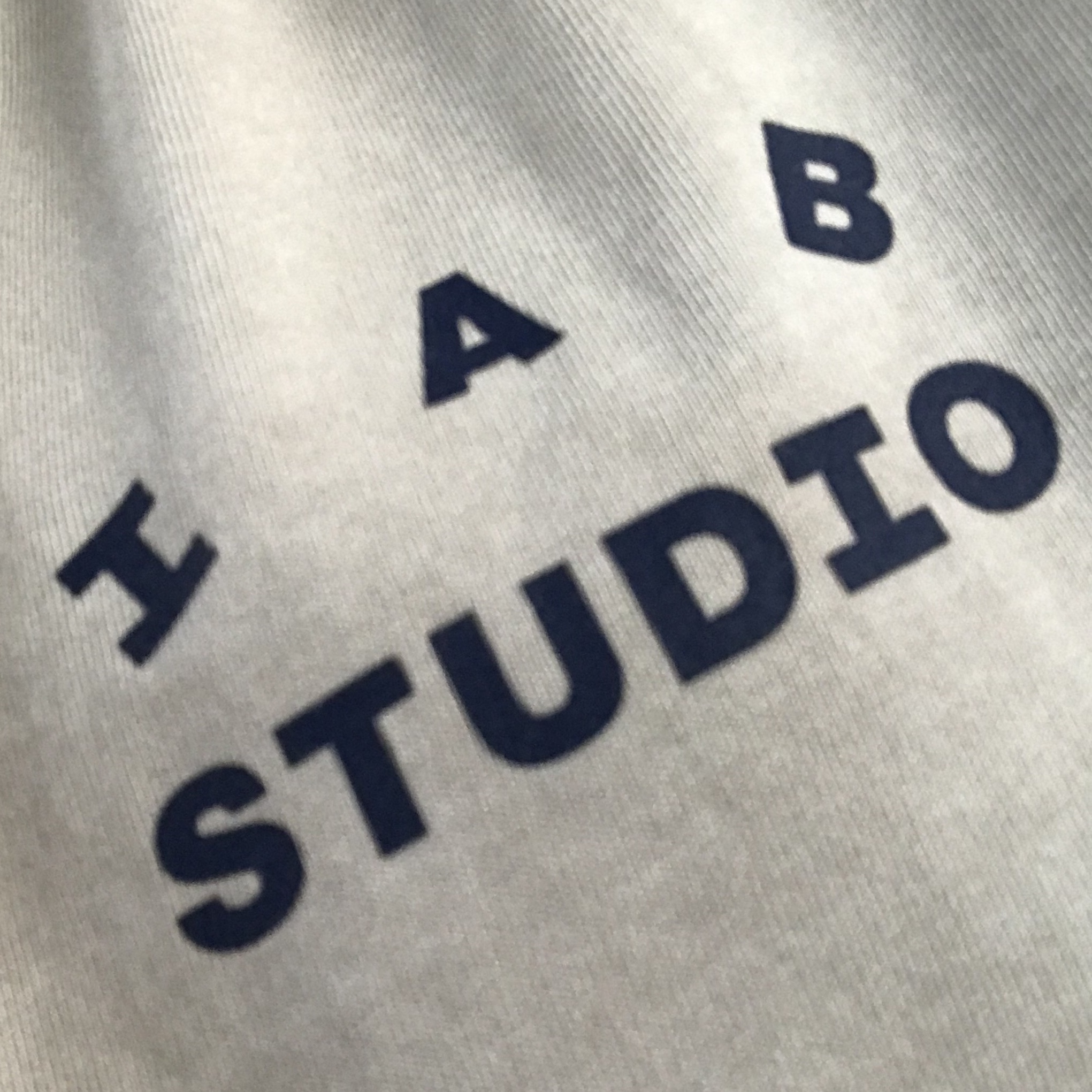 IAB Studio Pigment T-Shirt Oatmeal 착용 스타일