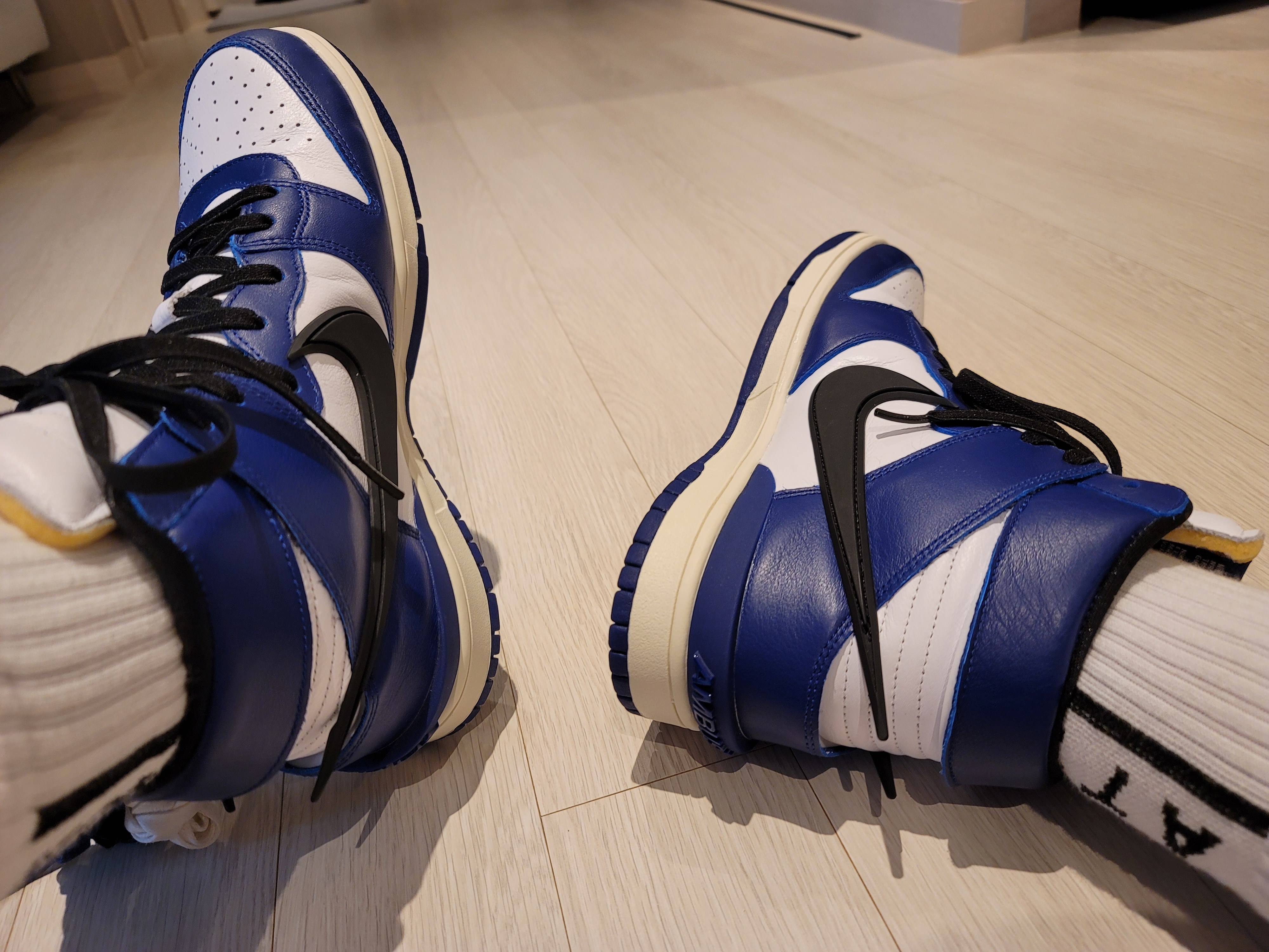 Nike x Ambush Dunk High Deep Royal Blue 착용 스타일 - 3