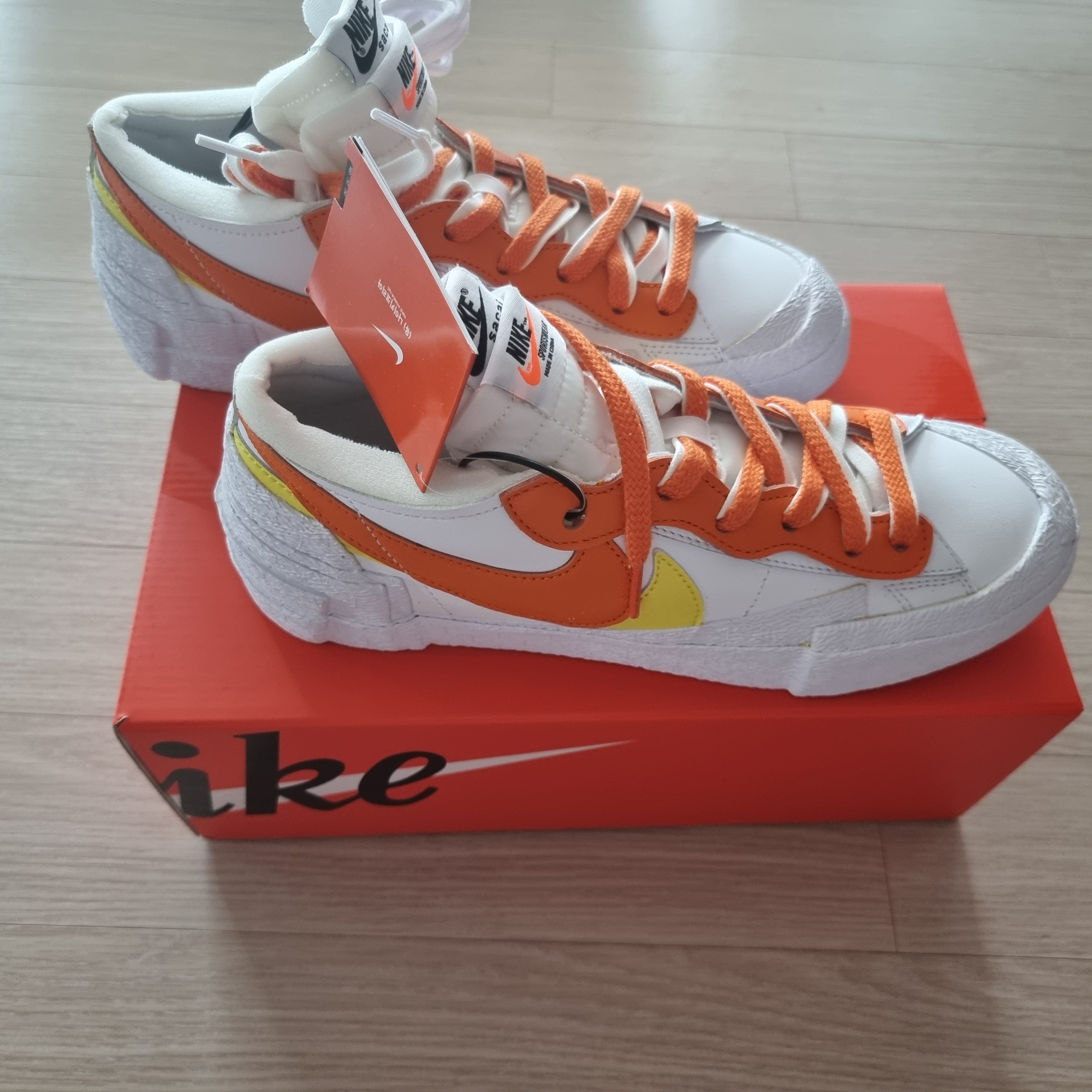 Nike x Sacai Blazer Low Magma Orange 착용 스타일 - 3