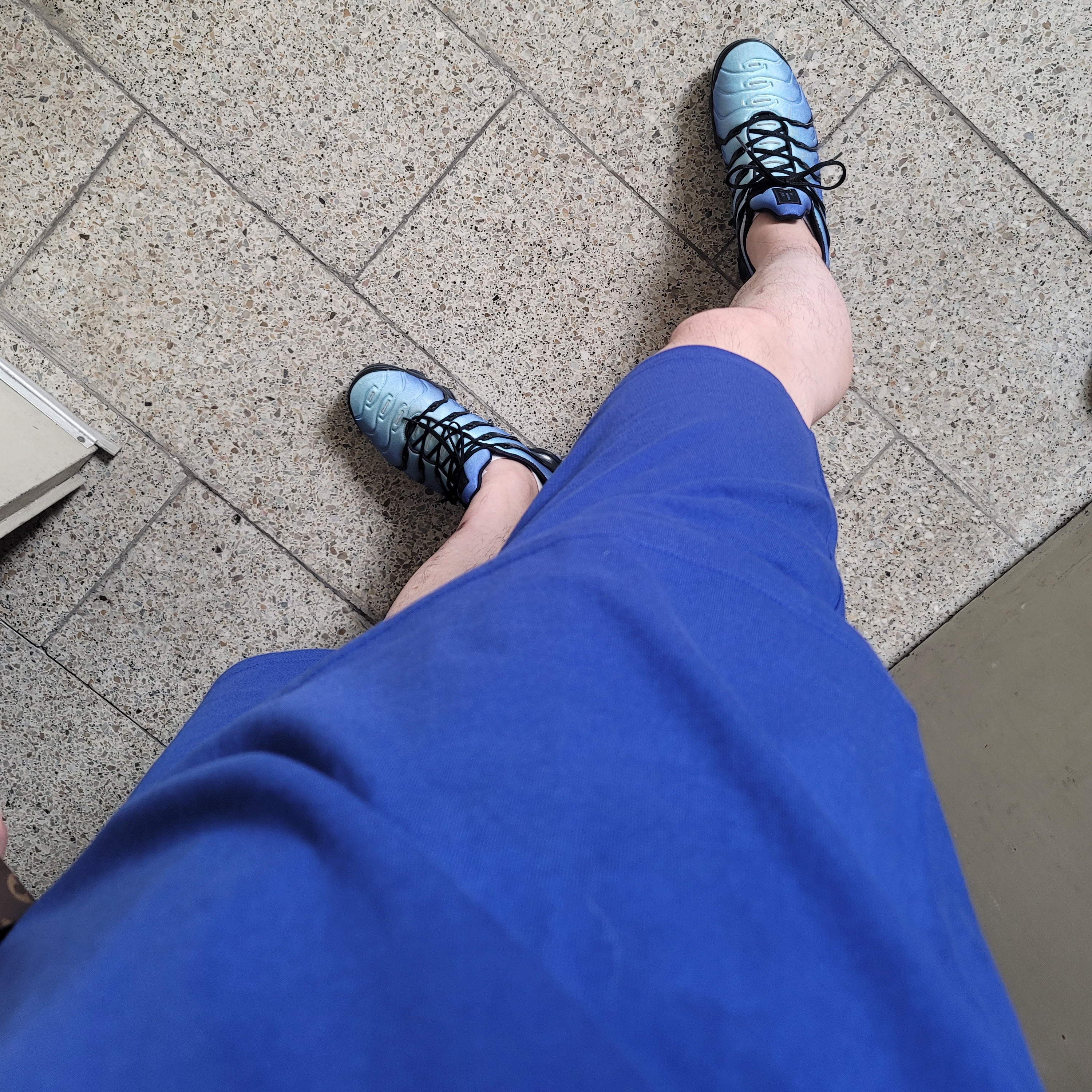 Nike Air VaporMax Plus Hyper Blue 착용 스타일