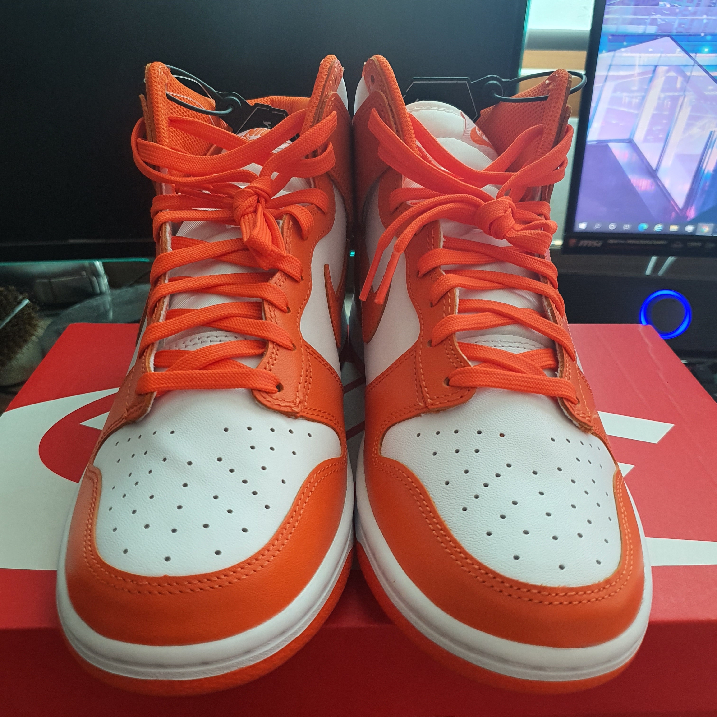 Nike Dunk High Retro Orange Blaze 착용 스타일 - 2