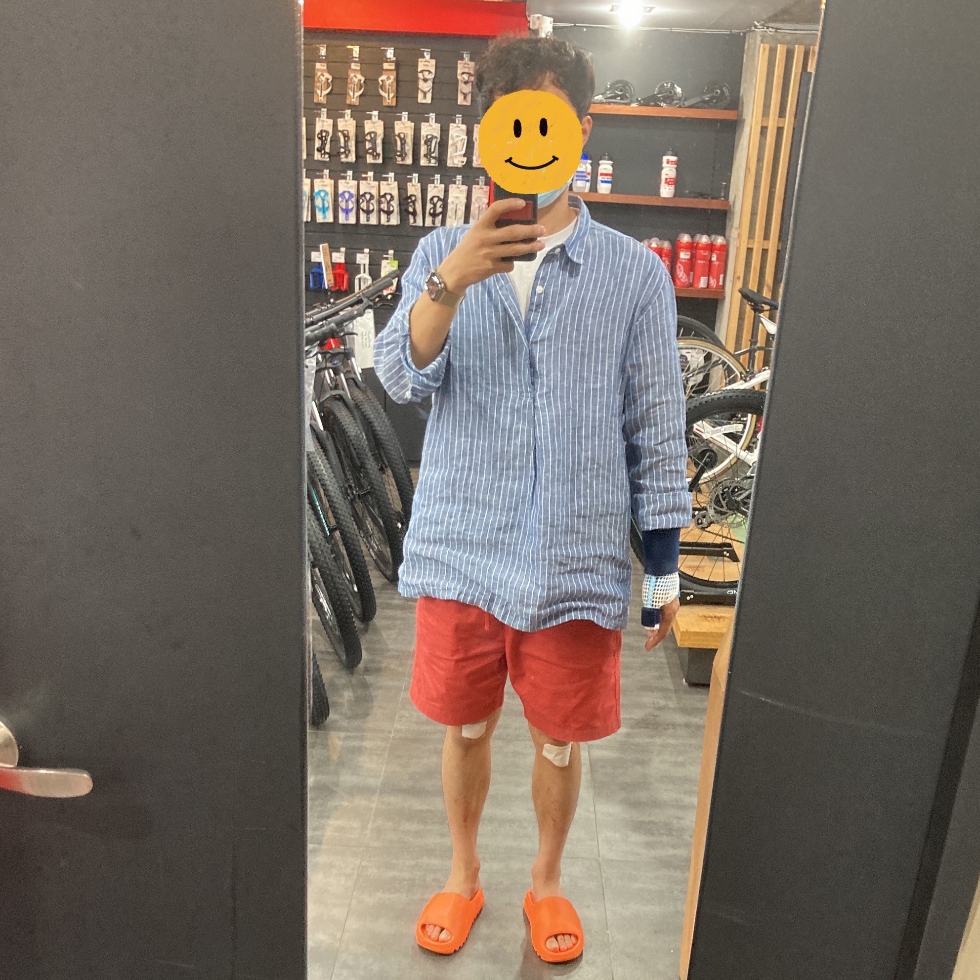 Adidas Yeezy Slide Enflame Orange 착용 스타일