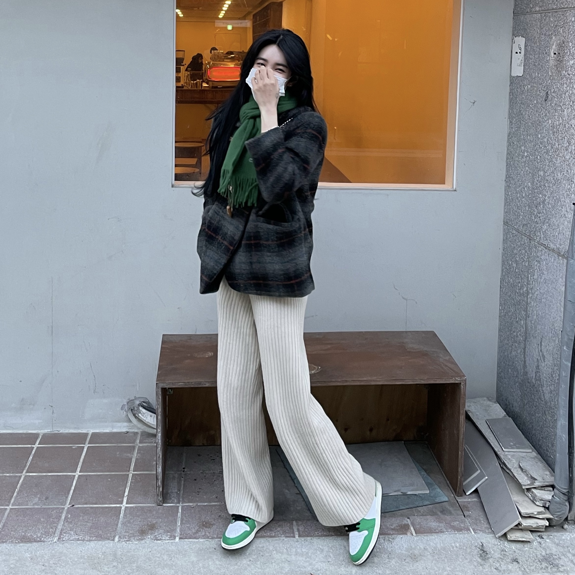 (W) Jordan 1 Retro High OG Lucky Green 착용 스타일 - 2