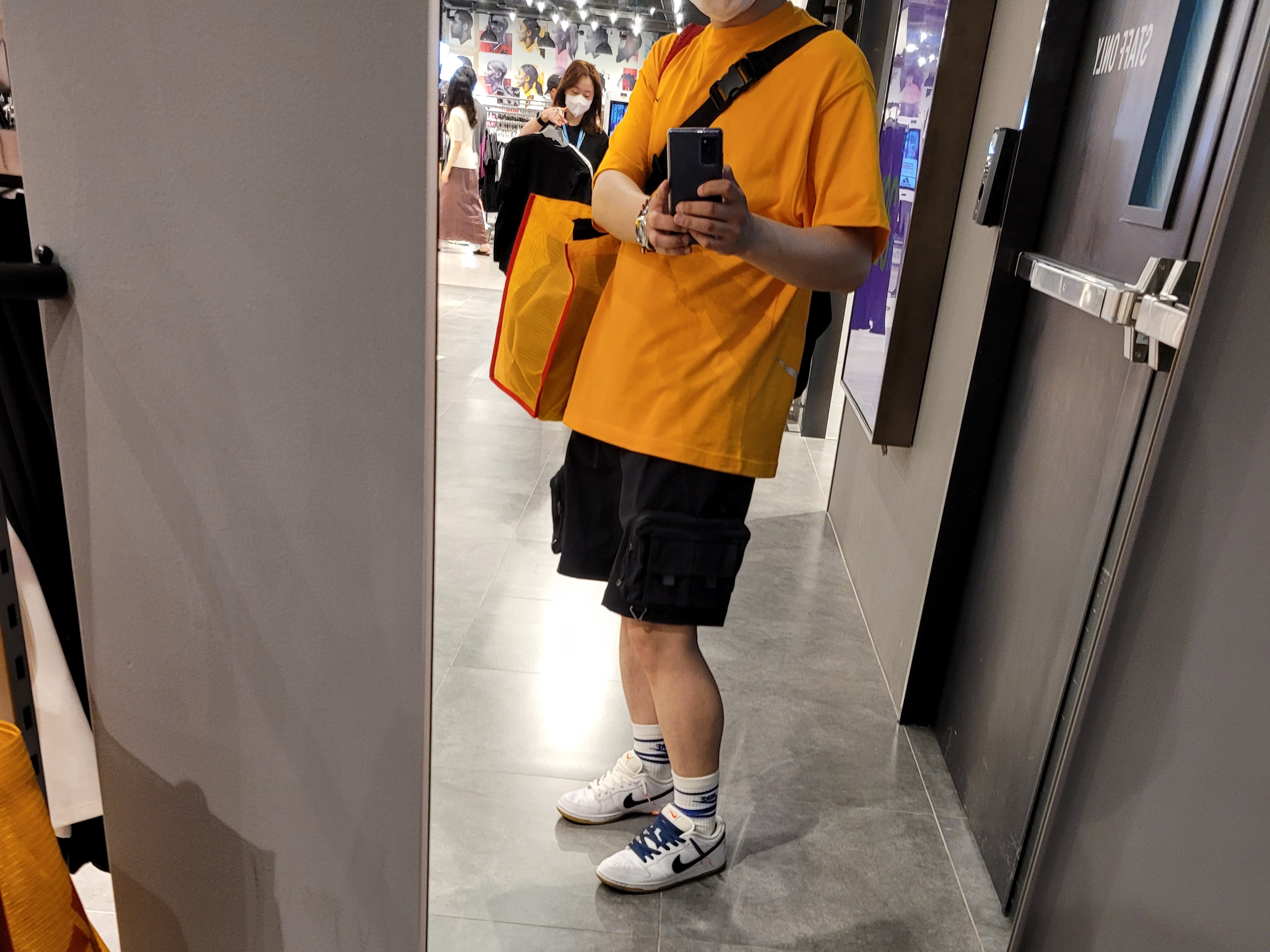 Nike x Kim Jones Oversized T-Shirt Circuit Orange - Asia, Nike SB Dunk Low Pro ISO Orange Label White Navy 착용 스타일