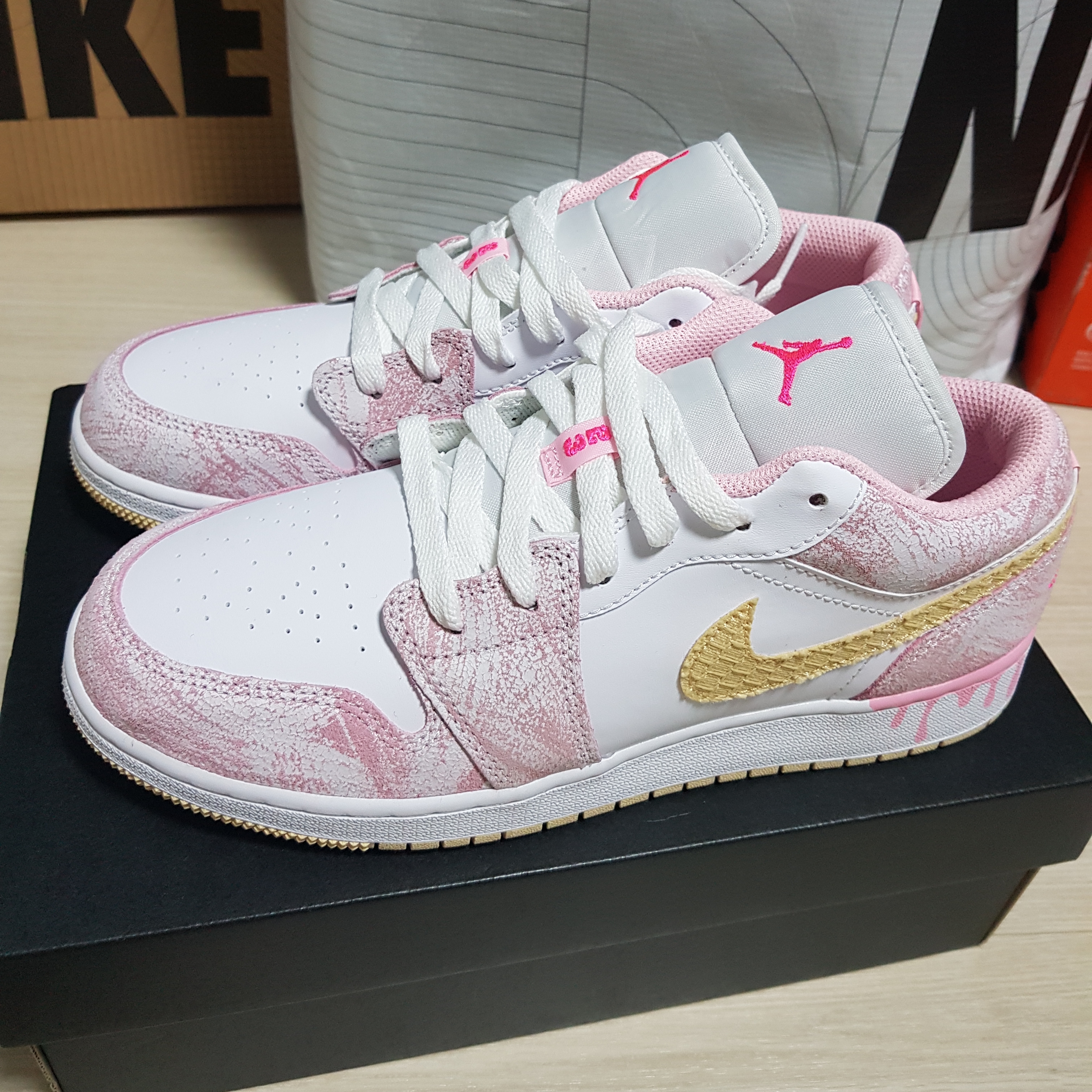 (GS) Jordan 1 Low SE Pale Vanilla 착용 스타일 - 3