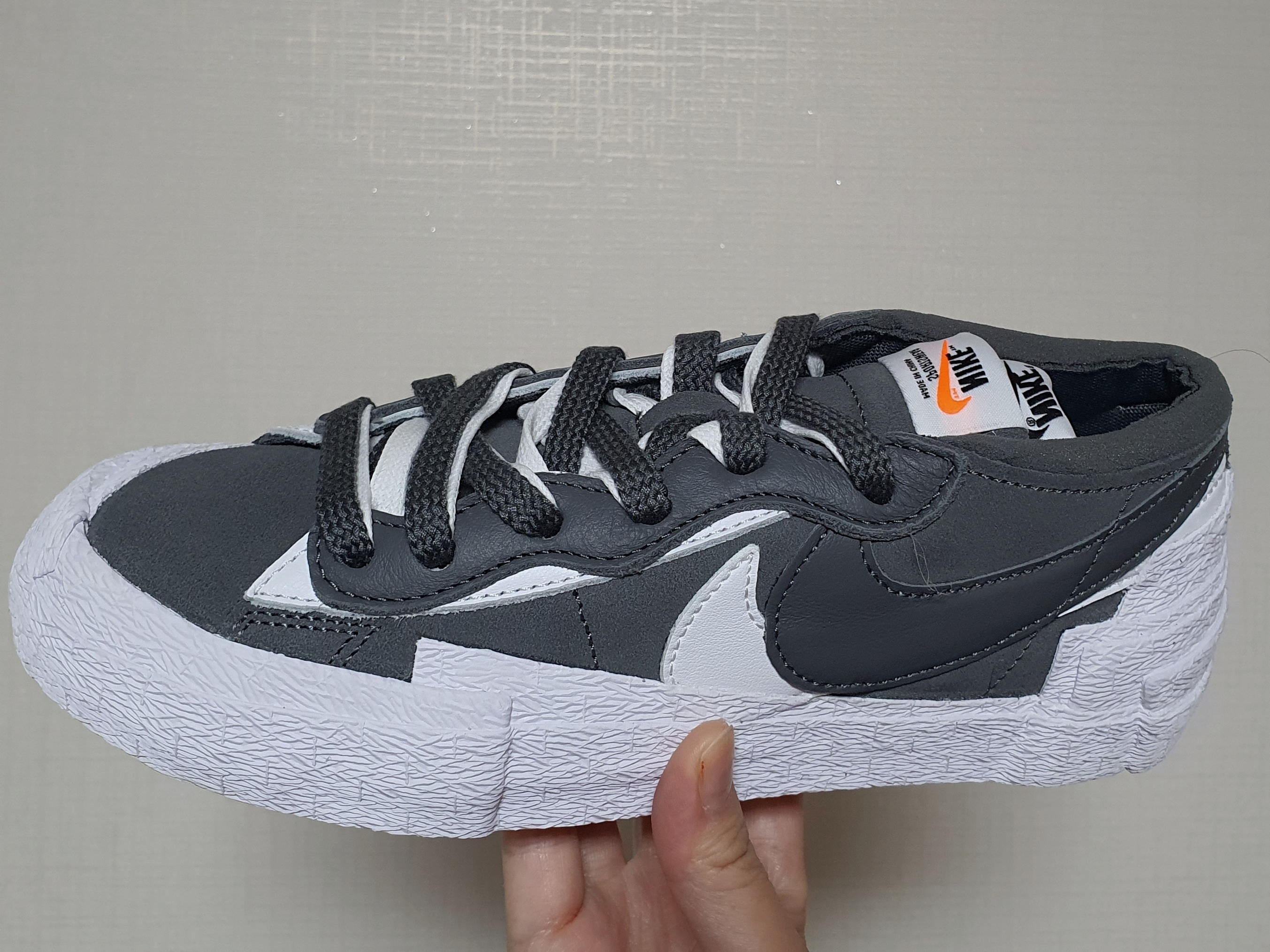 Nike x Sacai Blazer Low Iron Grey 착용 스타일 - 3