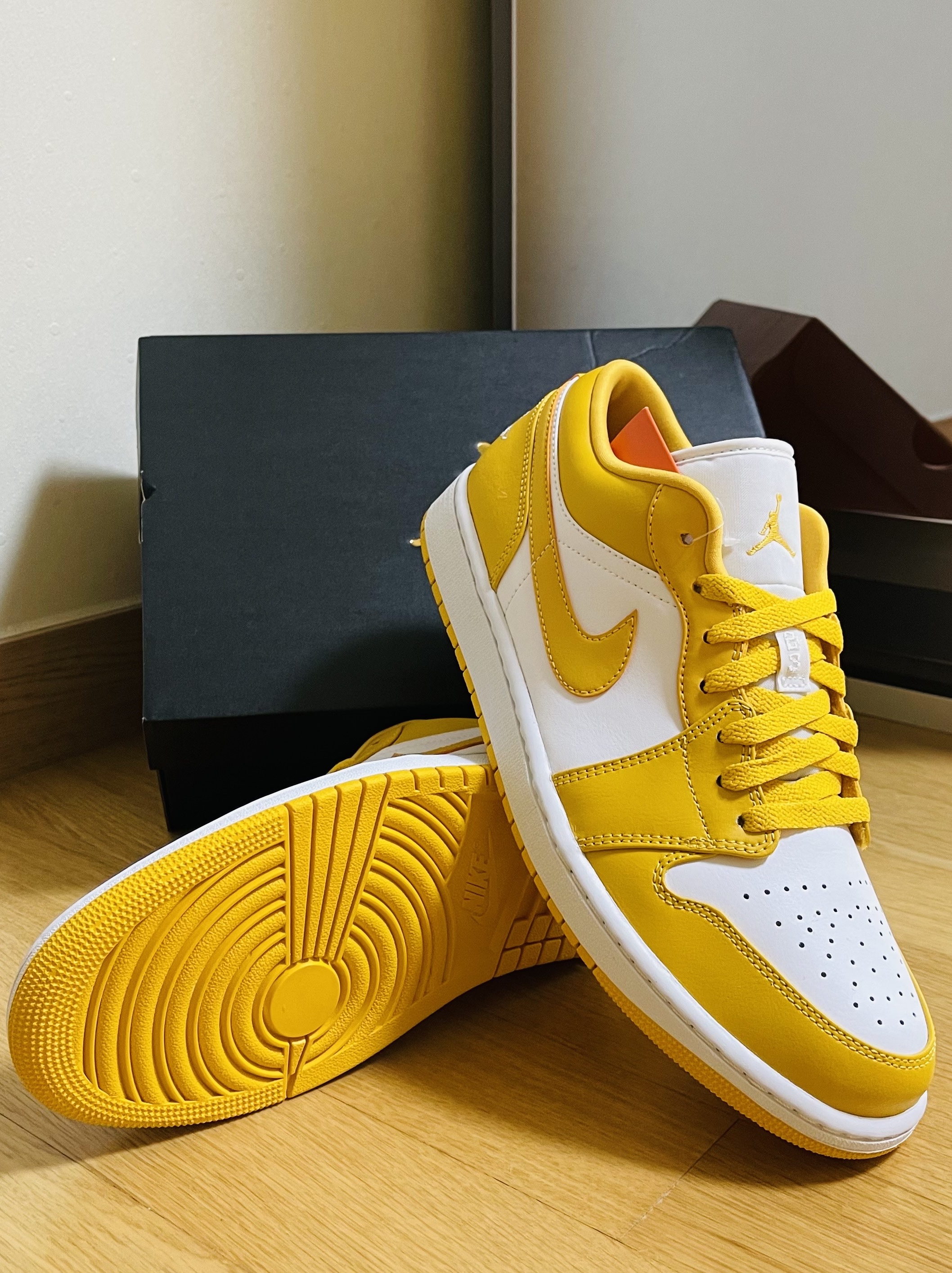 Jordan 1 Low Pollen 착용 스타일