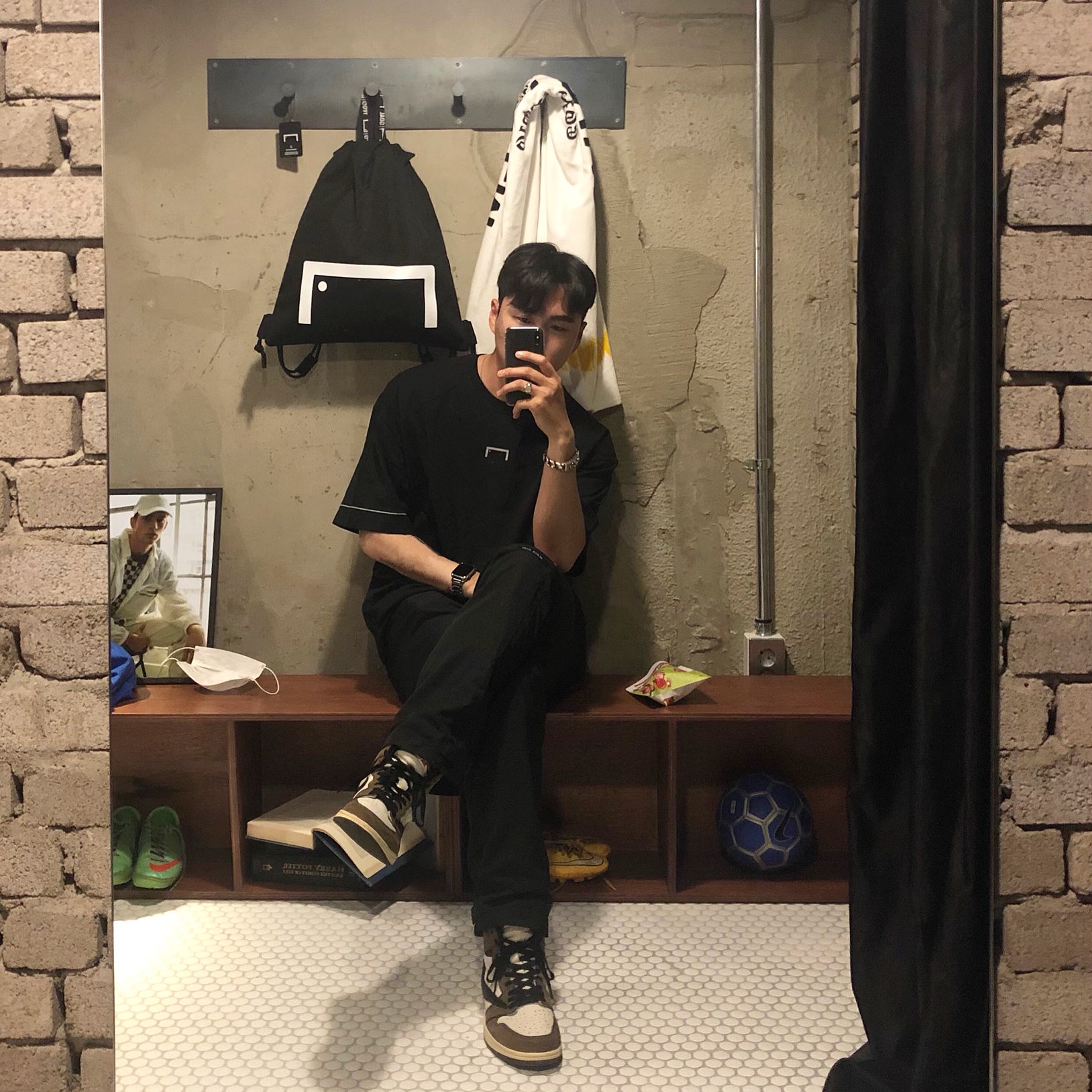 Jordan 1 x Travis Scott Retro High OG SP Mocha 착용 스타일