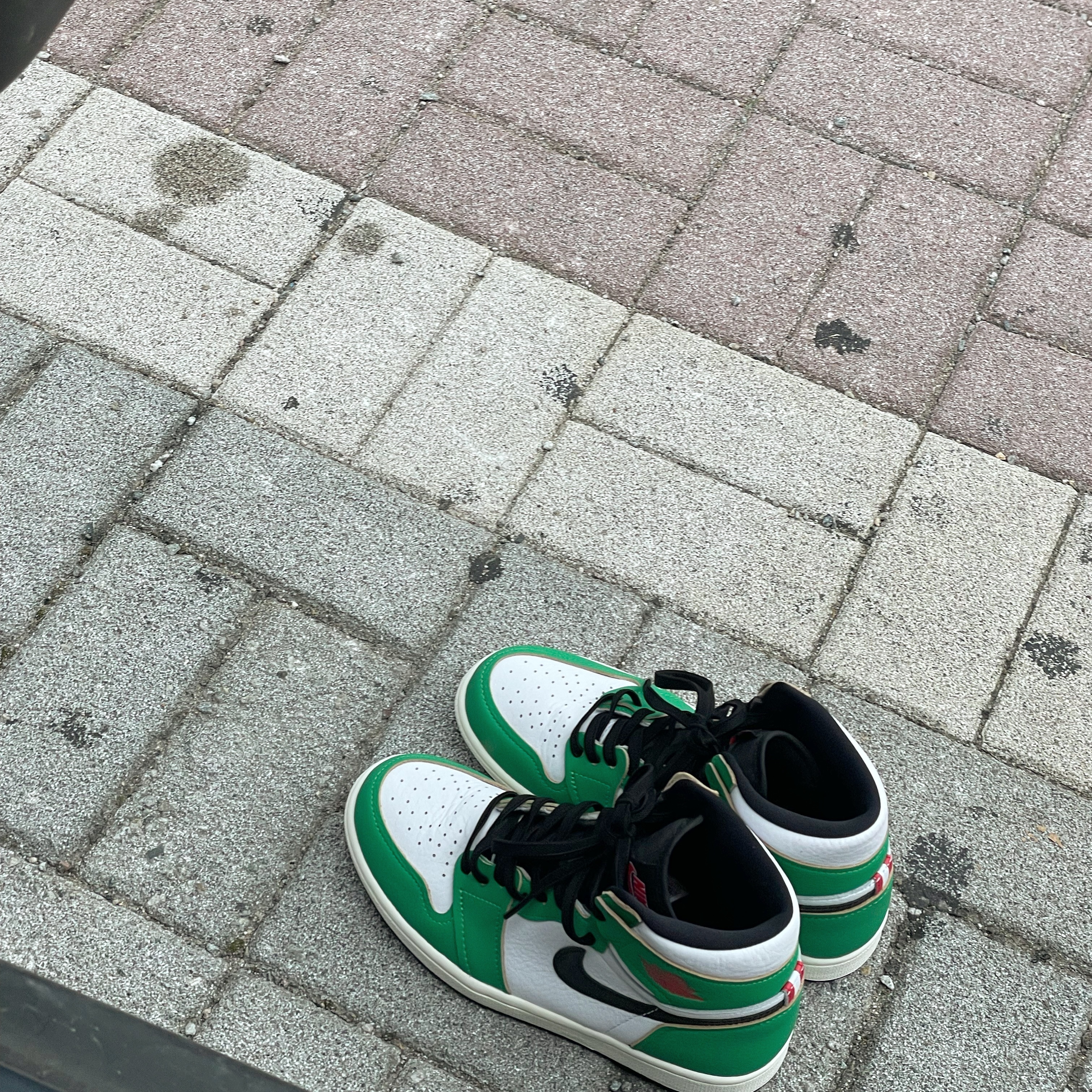 (W) Jordan 1 Retro High OG Lucky Green 착용 스타일 - 3