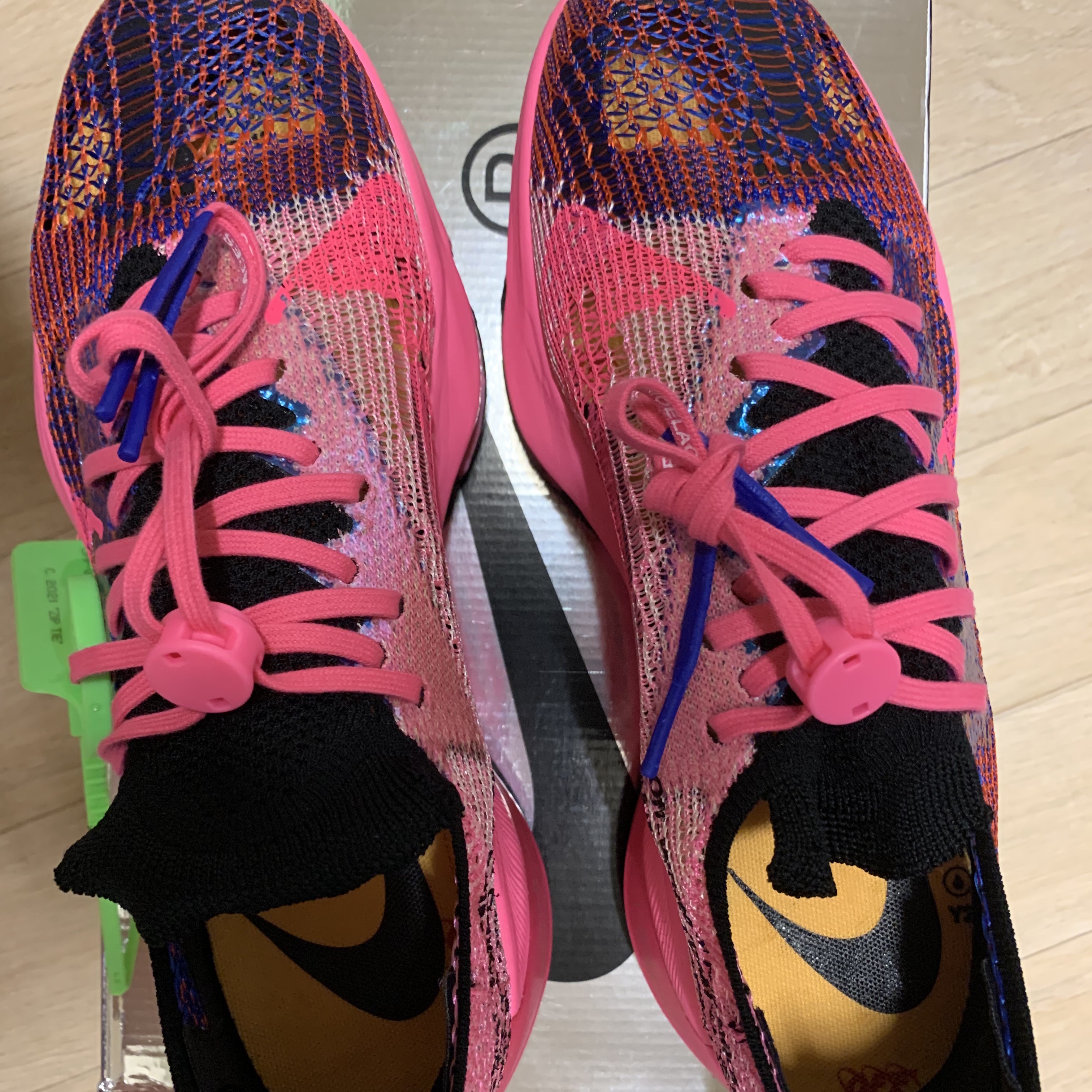 Nike x Off-White Air Zoom Tempo Next% Pink Glow 착용 스타일 - 2