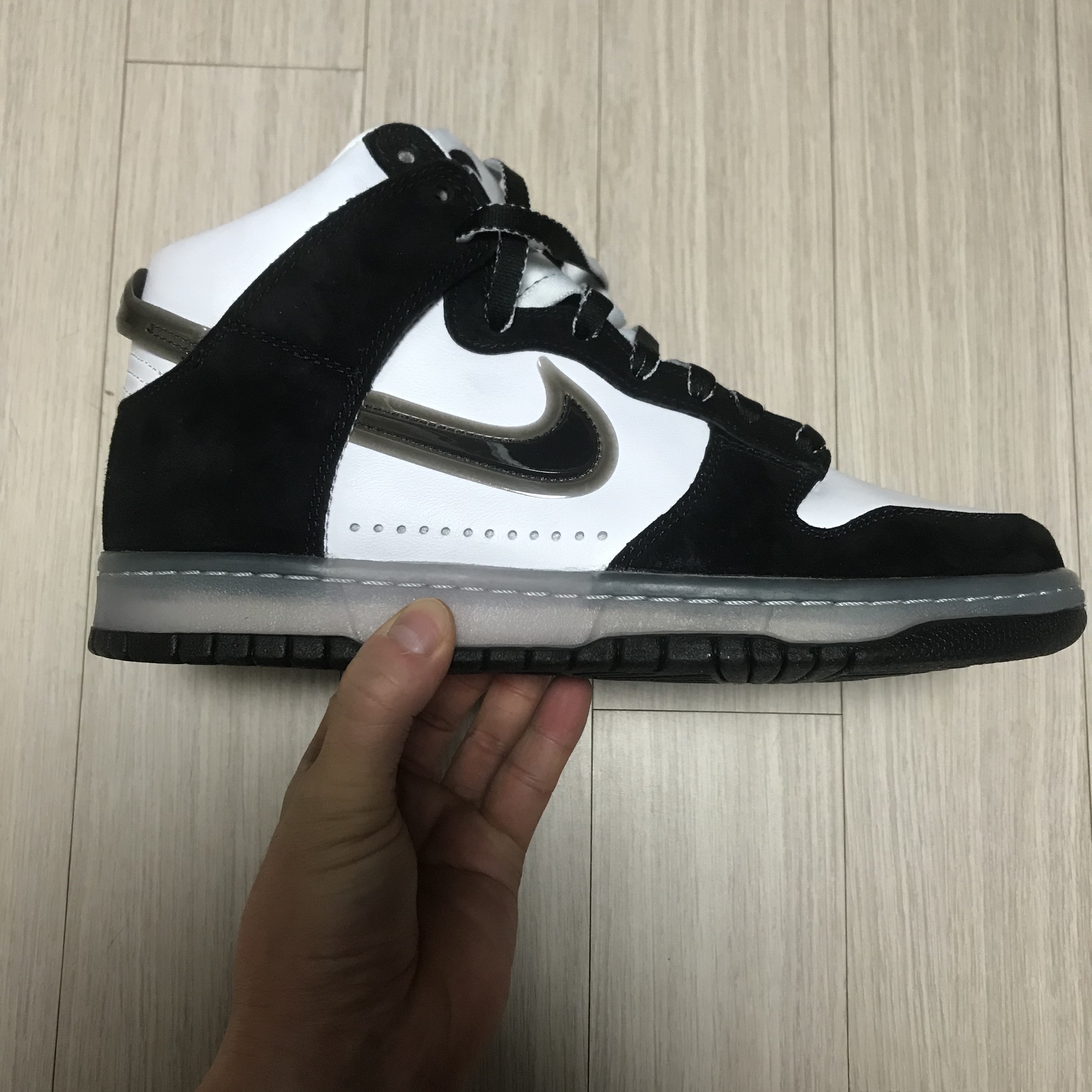 Nike x Slam Jam Dunk High SP Clear Black 착용 스타일 - 2