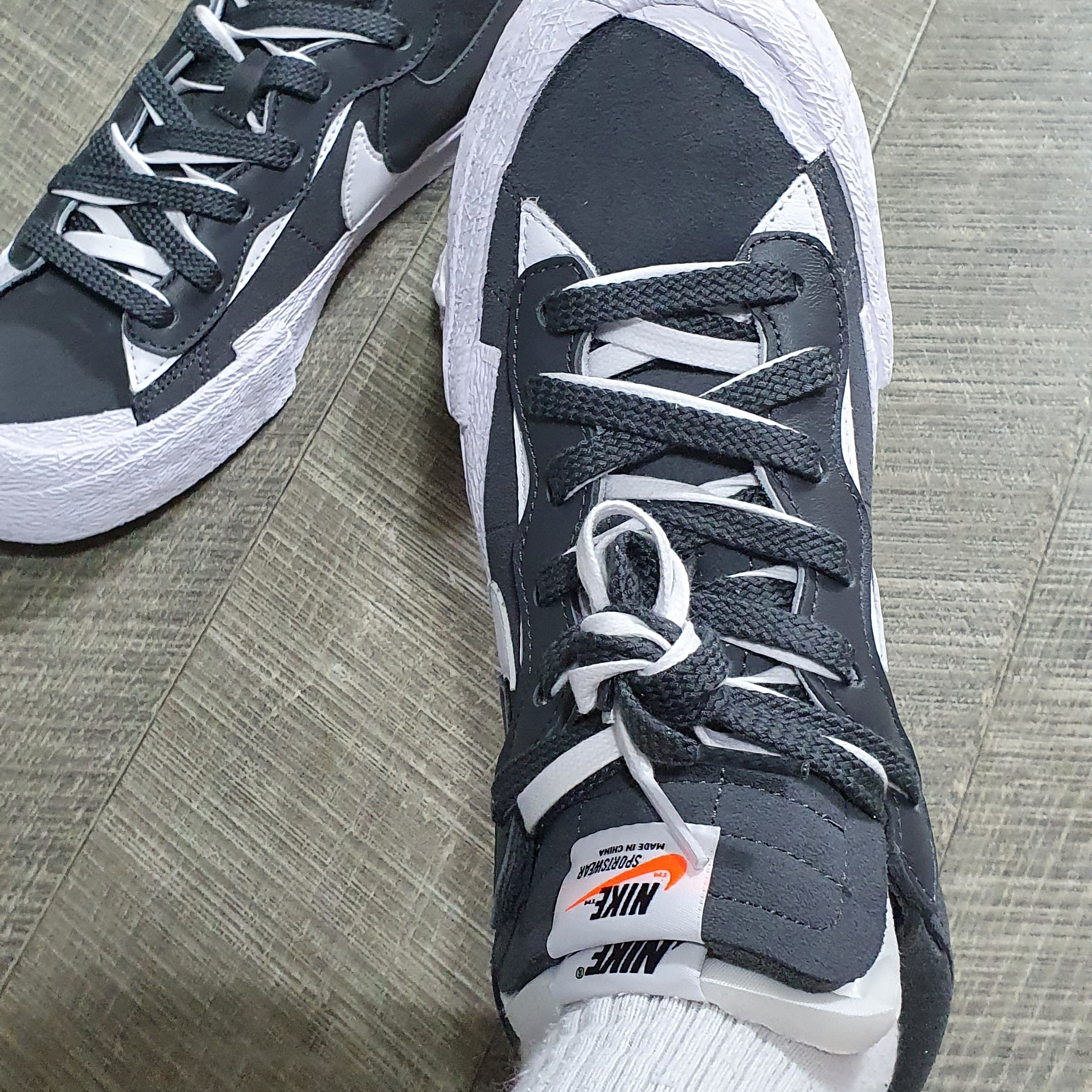 Nike x Sacai Blazer Low Iron Grey 착용 스타일 - 3