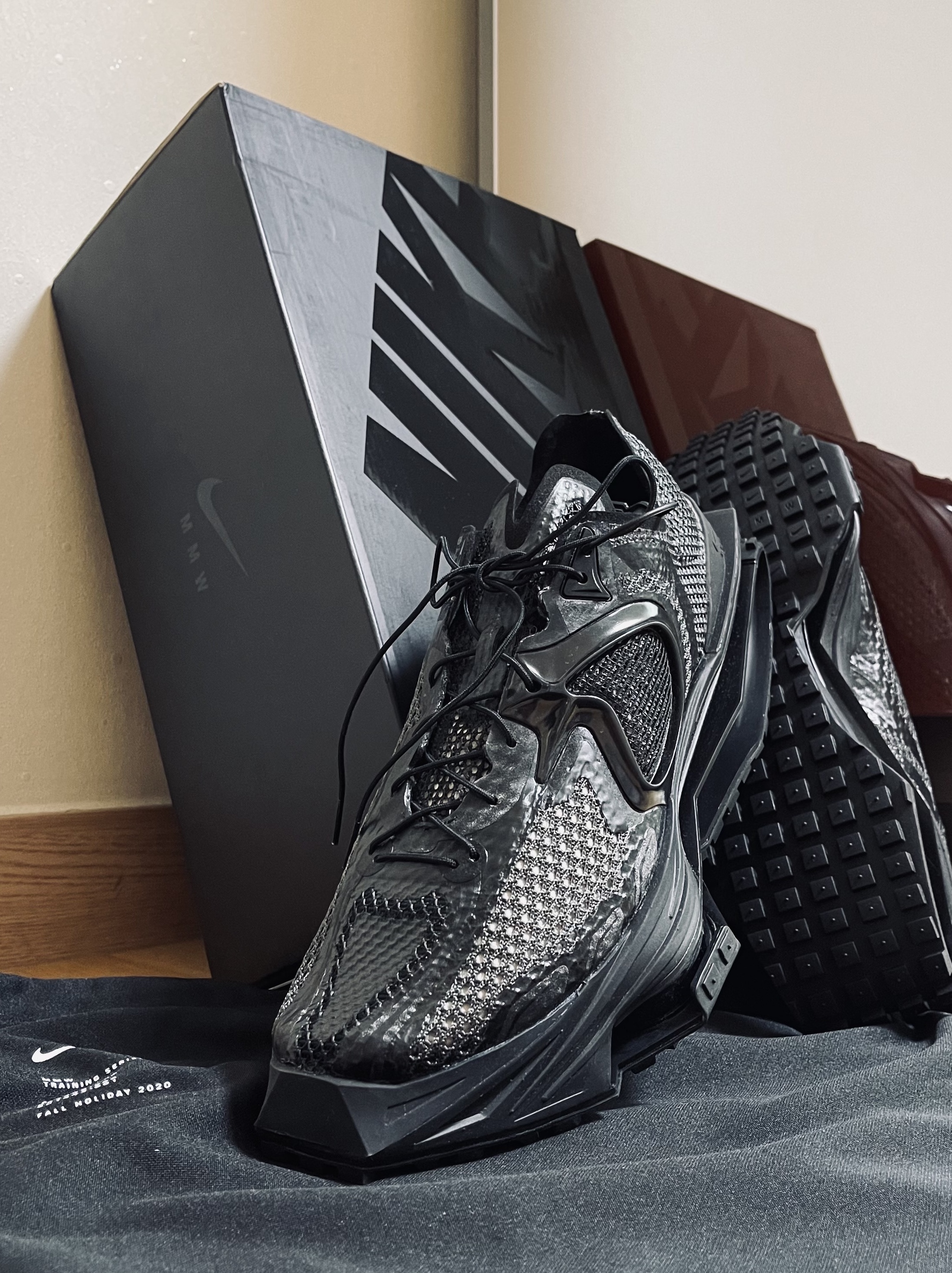 Nike x Matthew M Williams Zoom 004 Triple Black 착용 스타일