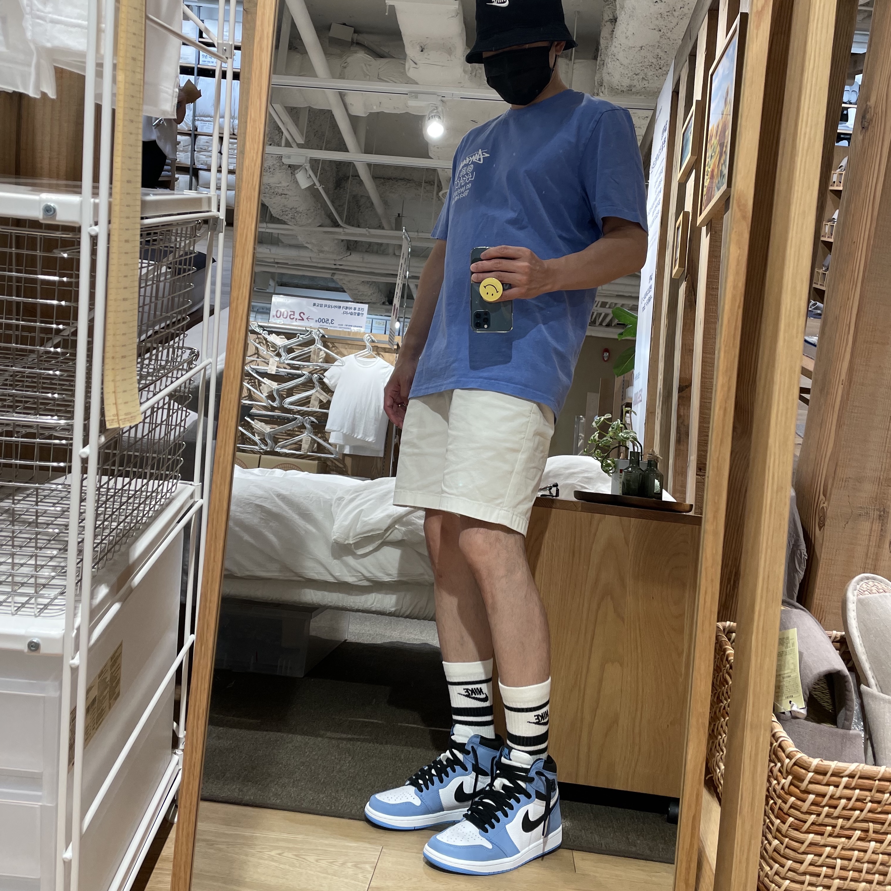 Jordan 1 Retro High OG University Blue, Stussy x Our Legacy Surfman T-Shirt Blue - 21SS 착용 스타일 - 4