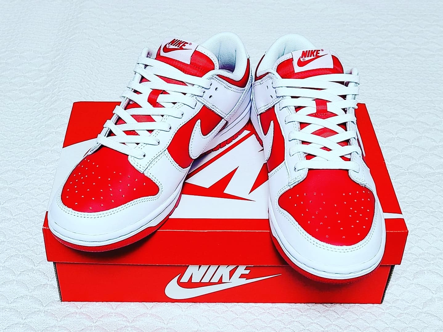 Nike Dunk Low Retro Championship Red 착용 스타일 - 3