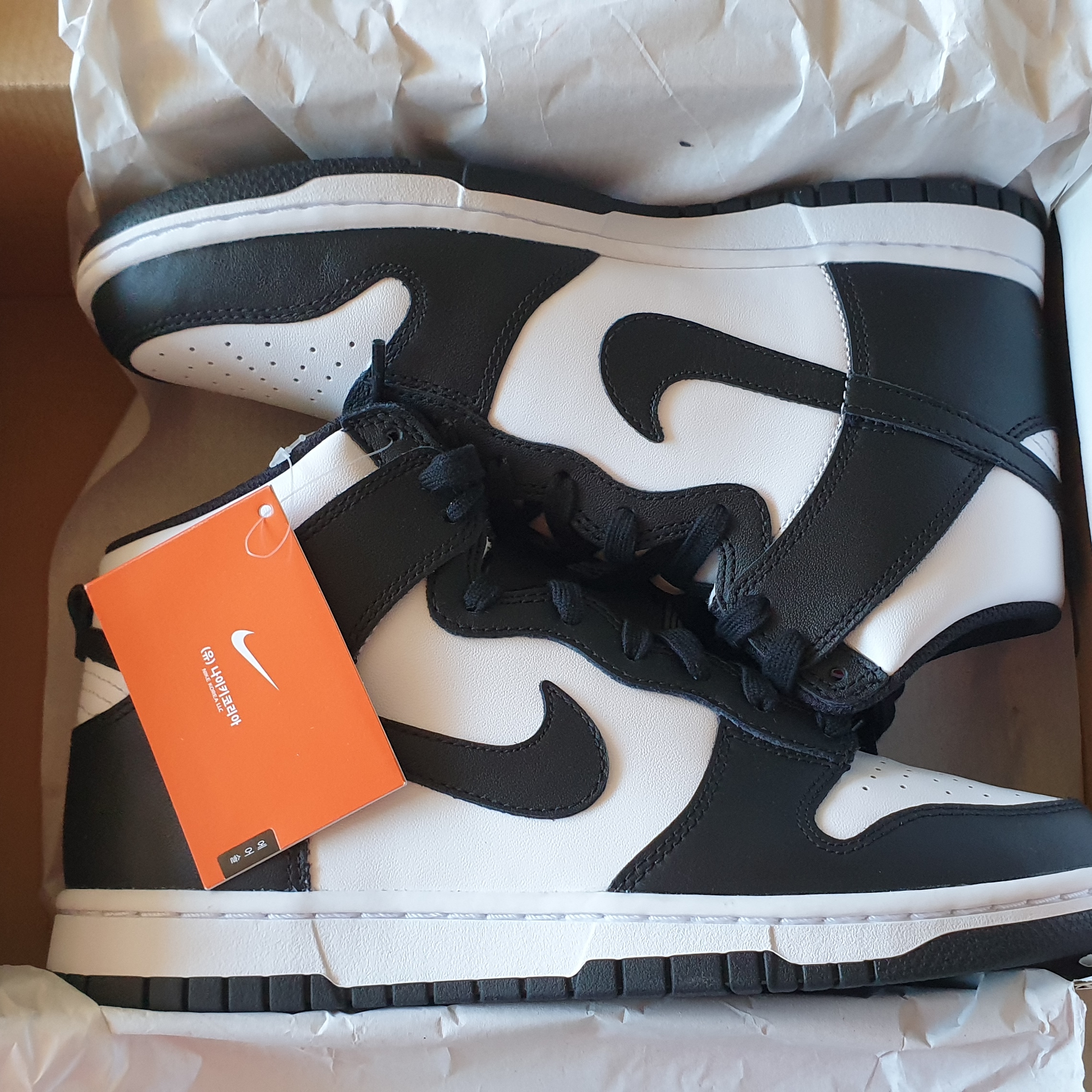 Nike Dunk High Retro Black and White 착용 스타일 - 1