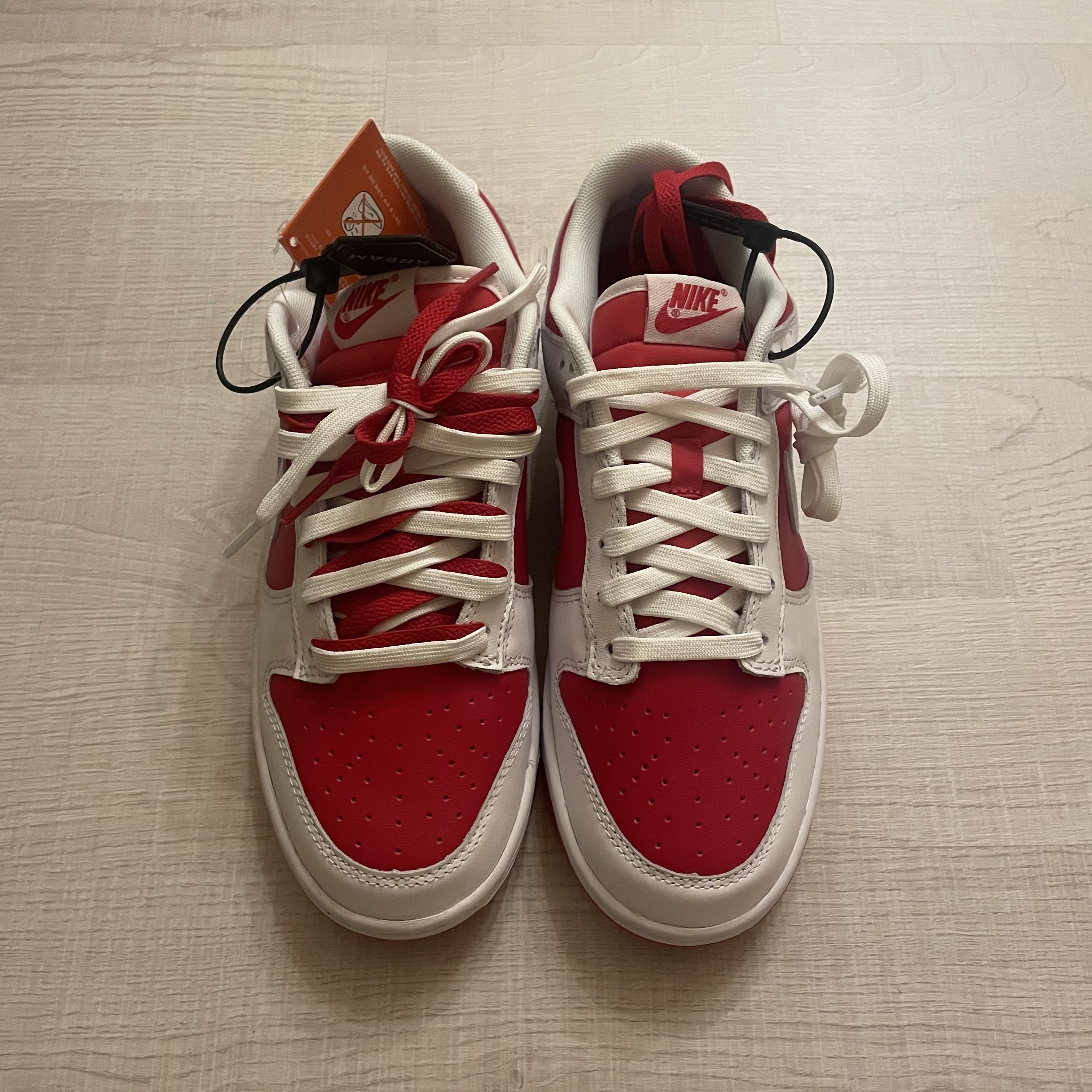 Nike Dunk Low Retro Championship Red 착용 스타일 - 2