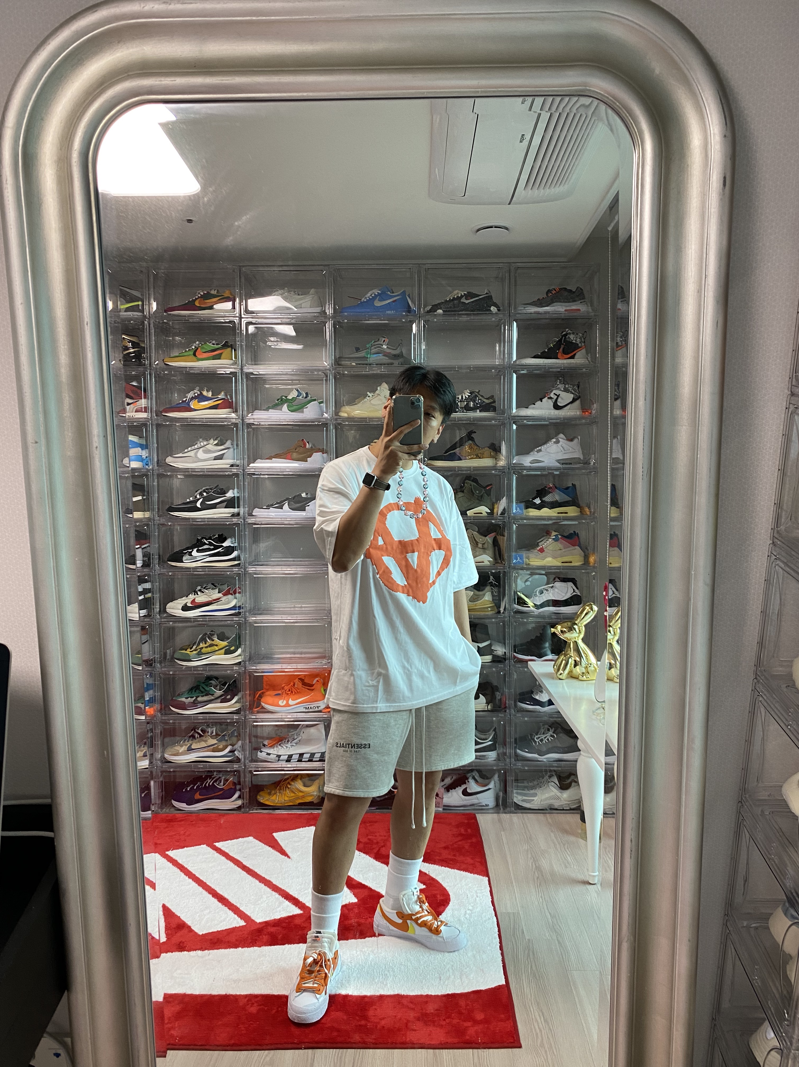 Essentials Sweatshorts Oatmeal - 21SS, Nike x Sacai Blazer Low Magma Orange 착용 스타일