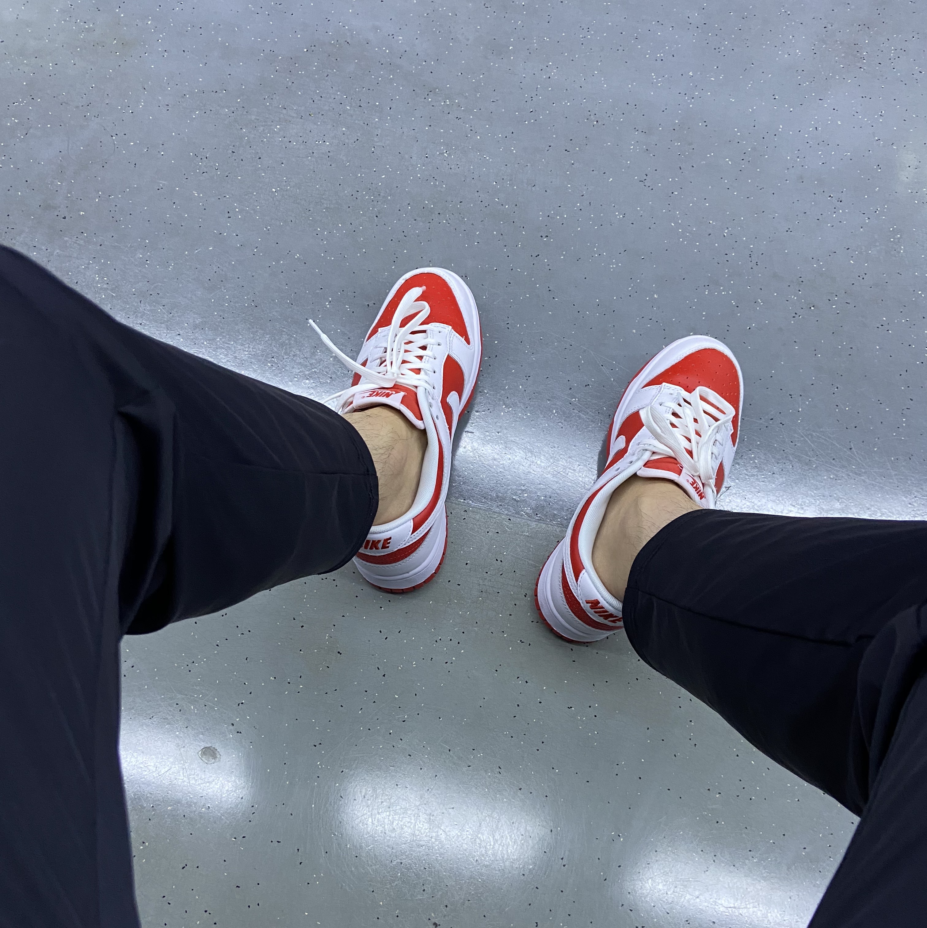Nike Dunk Low Retro Championship Red 착용 스타일