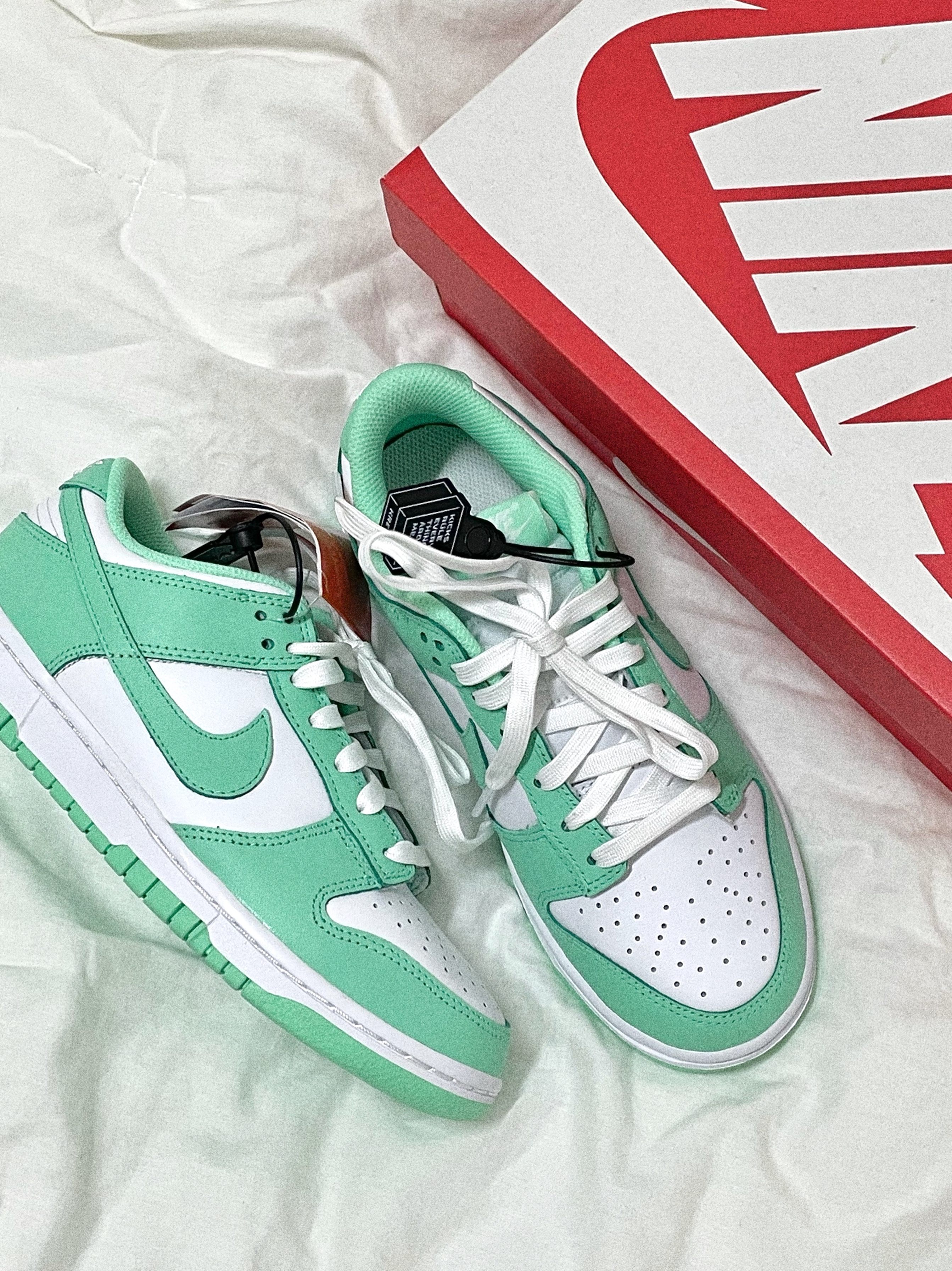 (W) Nike Dunk Low Green Glow 착용 스타일 - 3