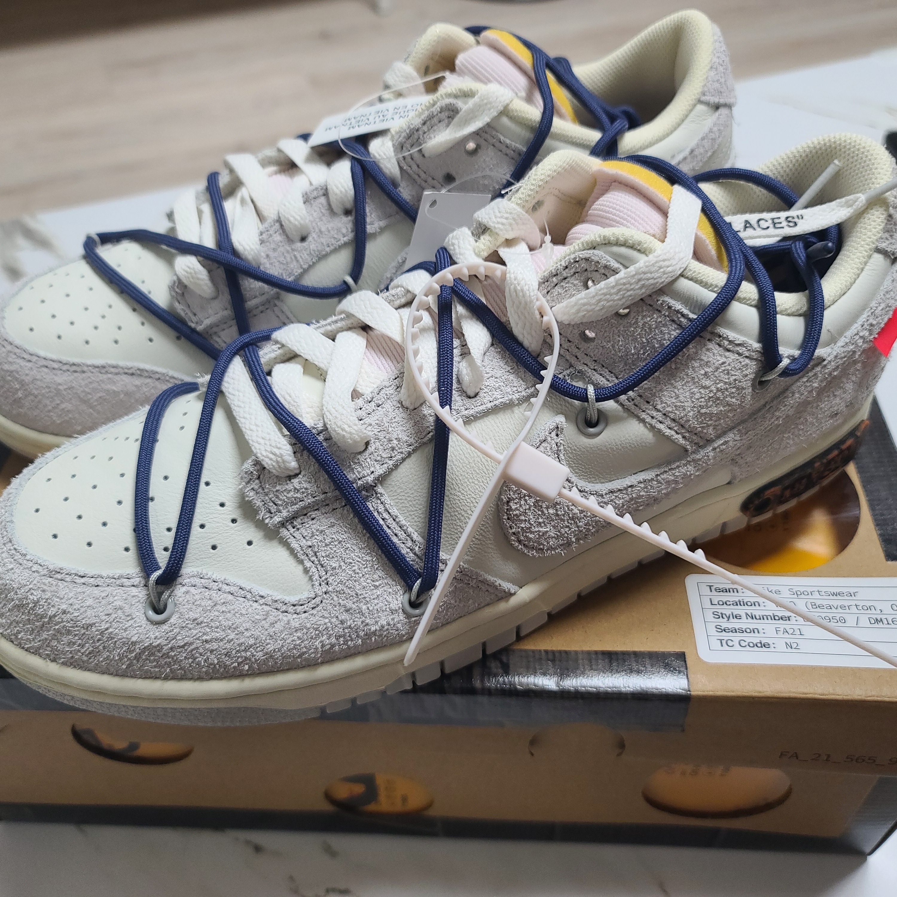 Nike x Off-White Dunk Low The 50 - Lot 18 착용 스타일 - 2