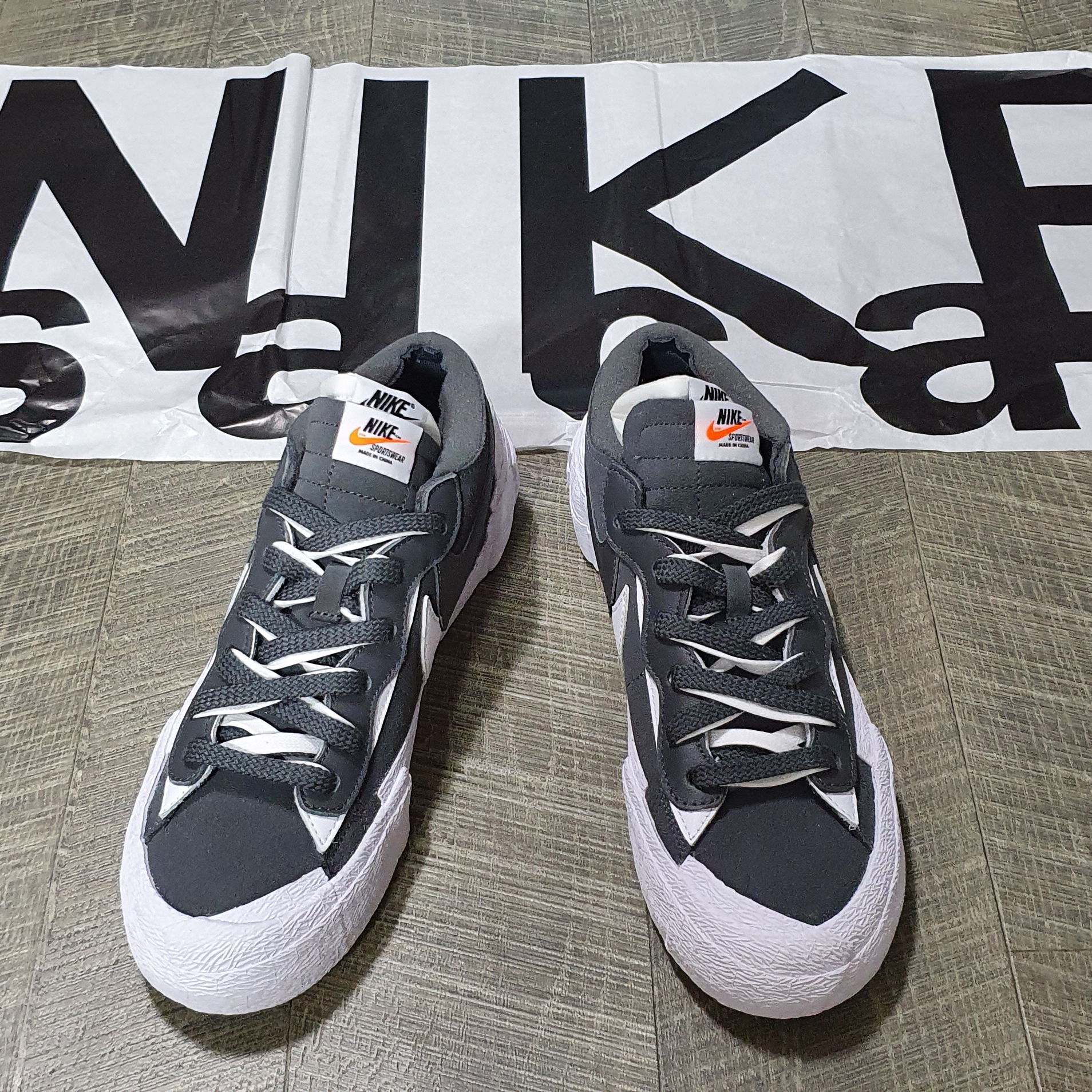 Nike x Sacai Blazer Low Iron Grey 착용 스타일 - 1