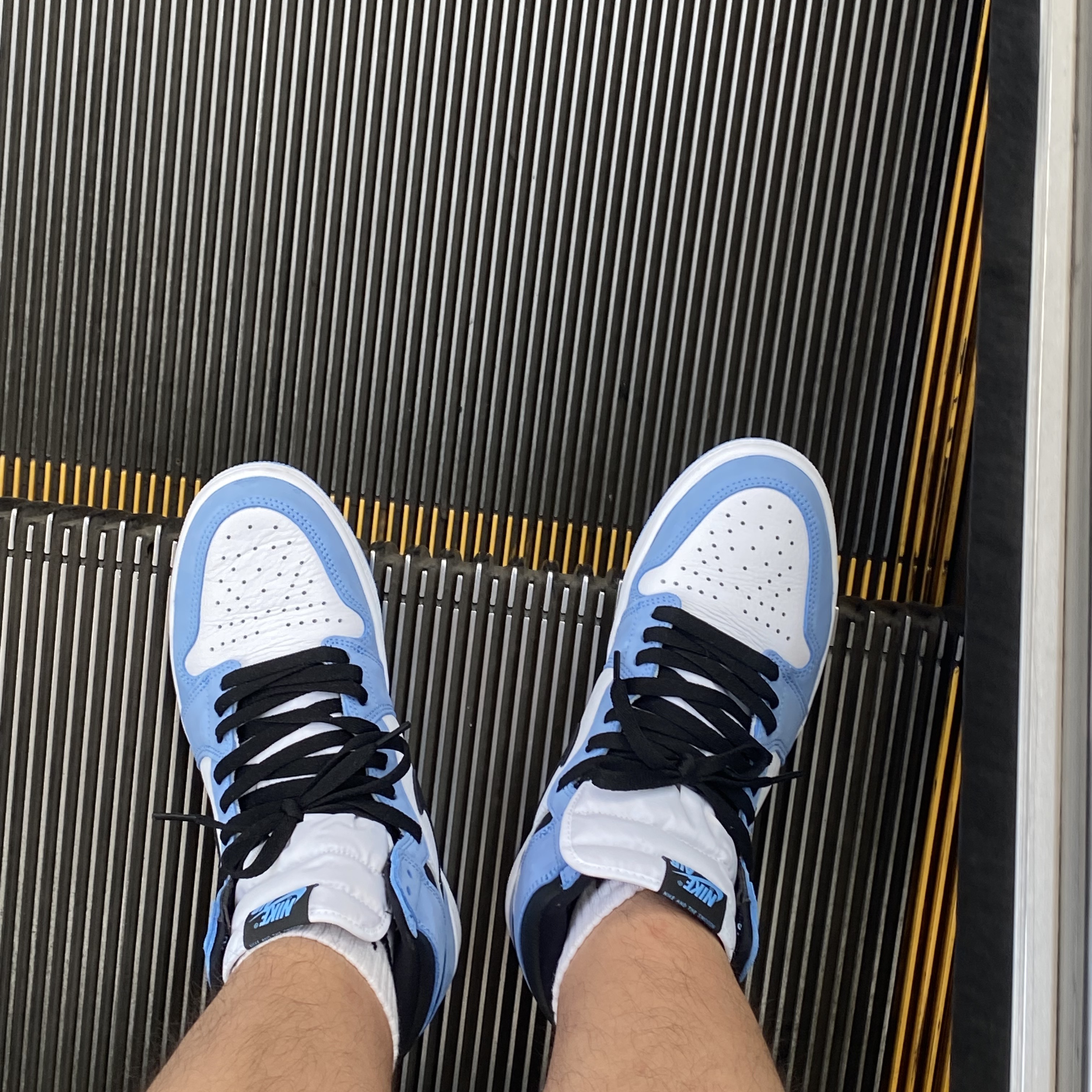 Jordan 1 Retro High OG University Blue, Nike NRG Solo Swoosh T-Shirt Psychic Blue - US/EU 착용 스타일 - 1