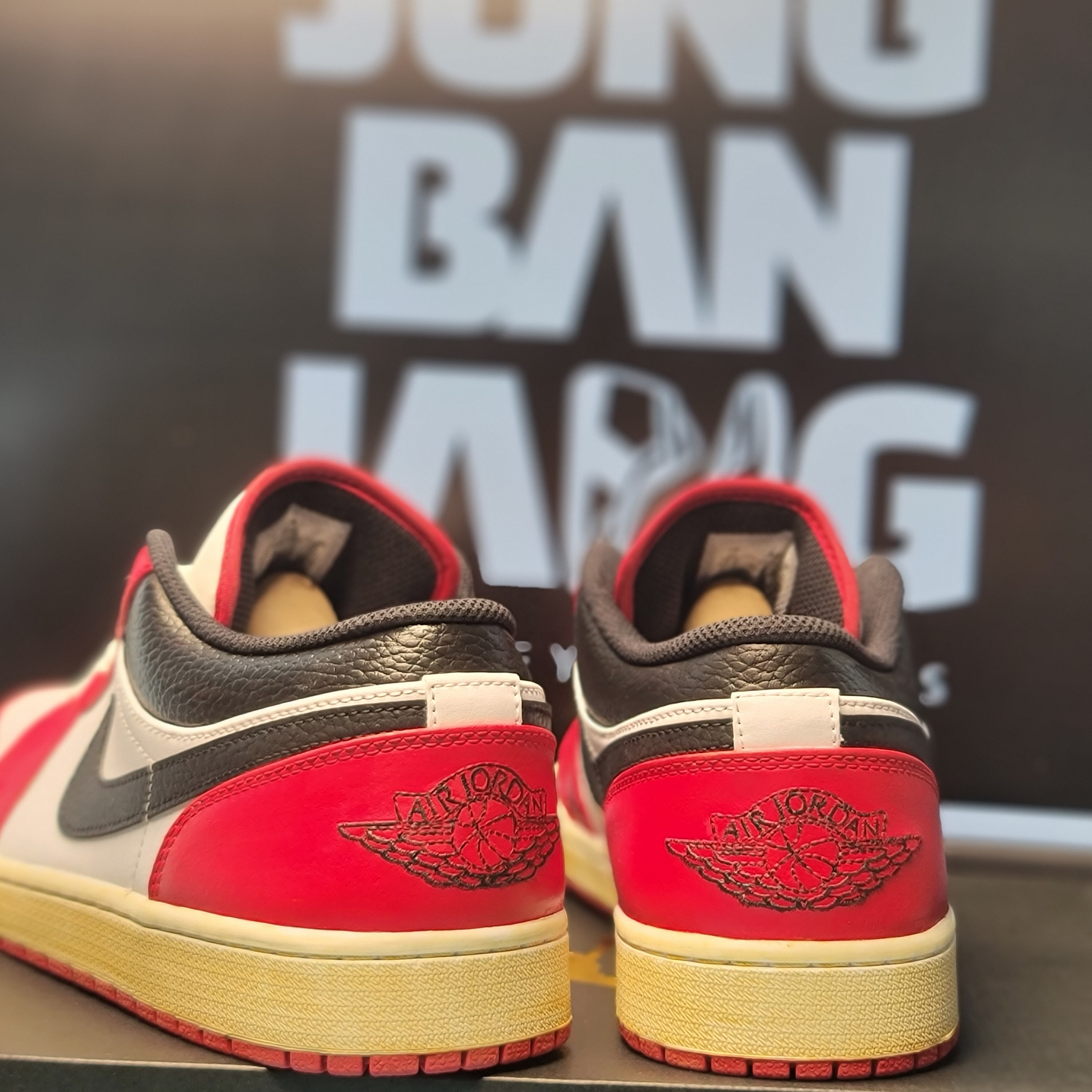 Jordan 1 Low White Red Black 착용 스타일 - 3