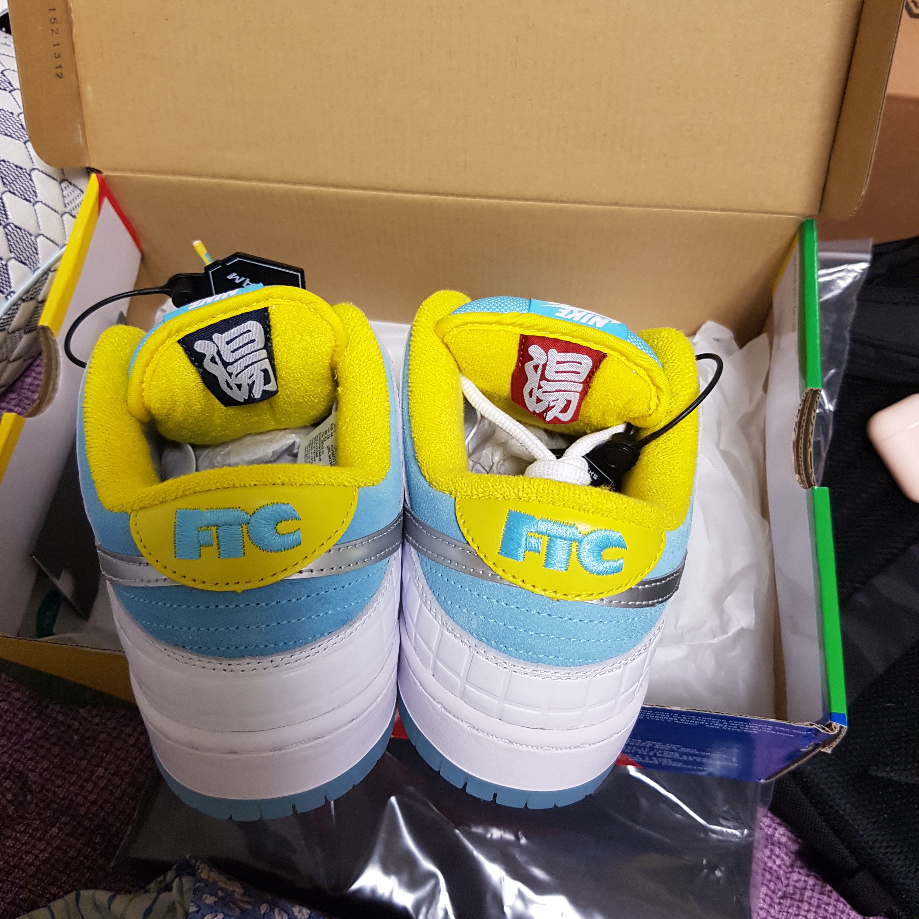 Nike x FTC SB Dunk Low Pro QS Lagoon Pulse 착용 스타일 - 2