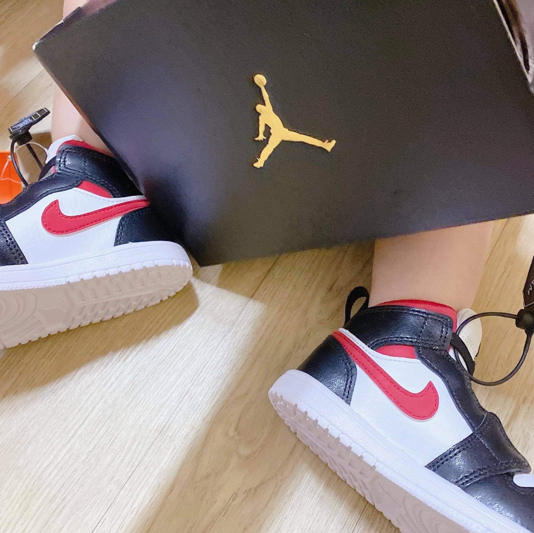 (TD) Jordan 1 Mid Alt Gym Red Black White 착용 스타일 - 1