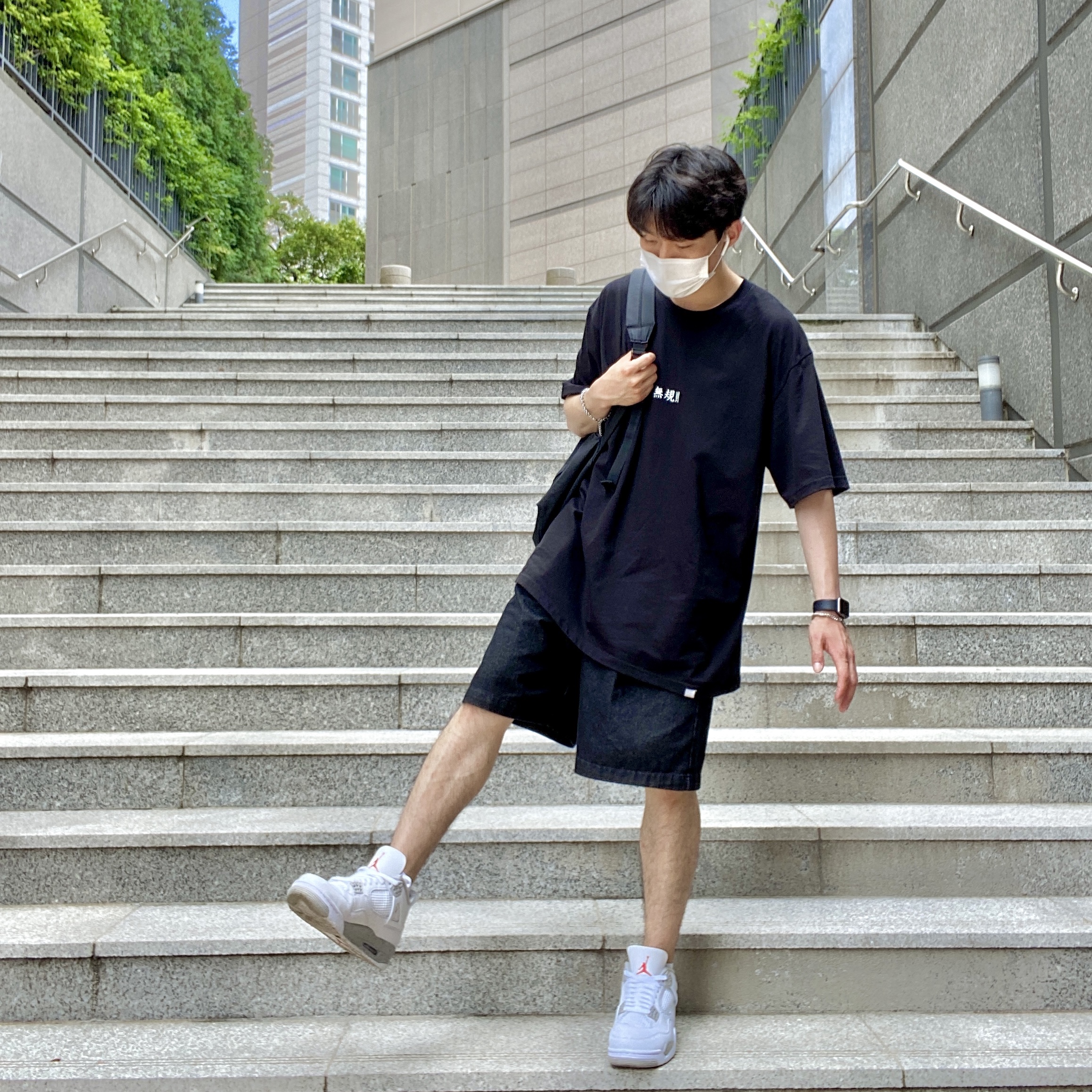 Jordan 4 Retro Tech White 착용 스타일