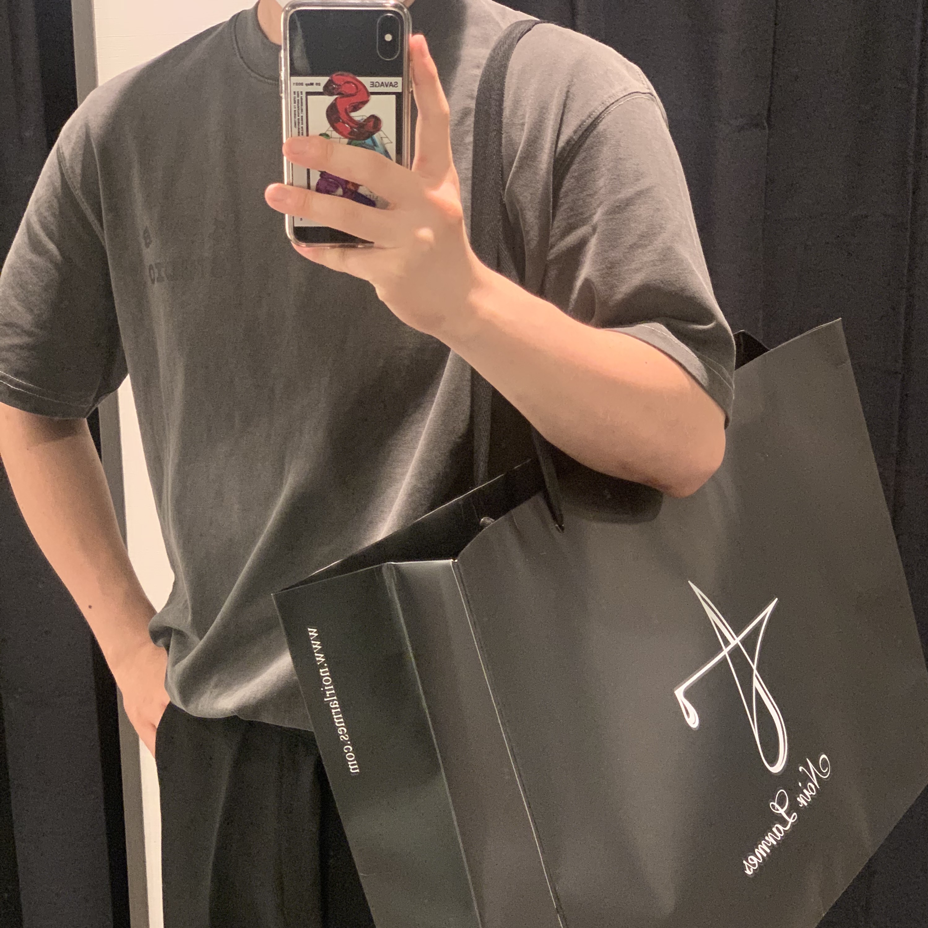 IAB Studio Pigment T-Shirt Black 착용 스타일