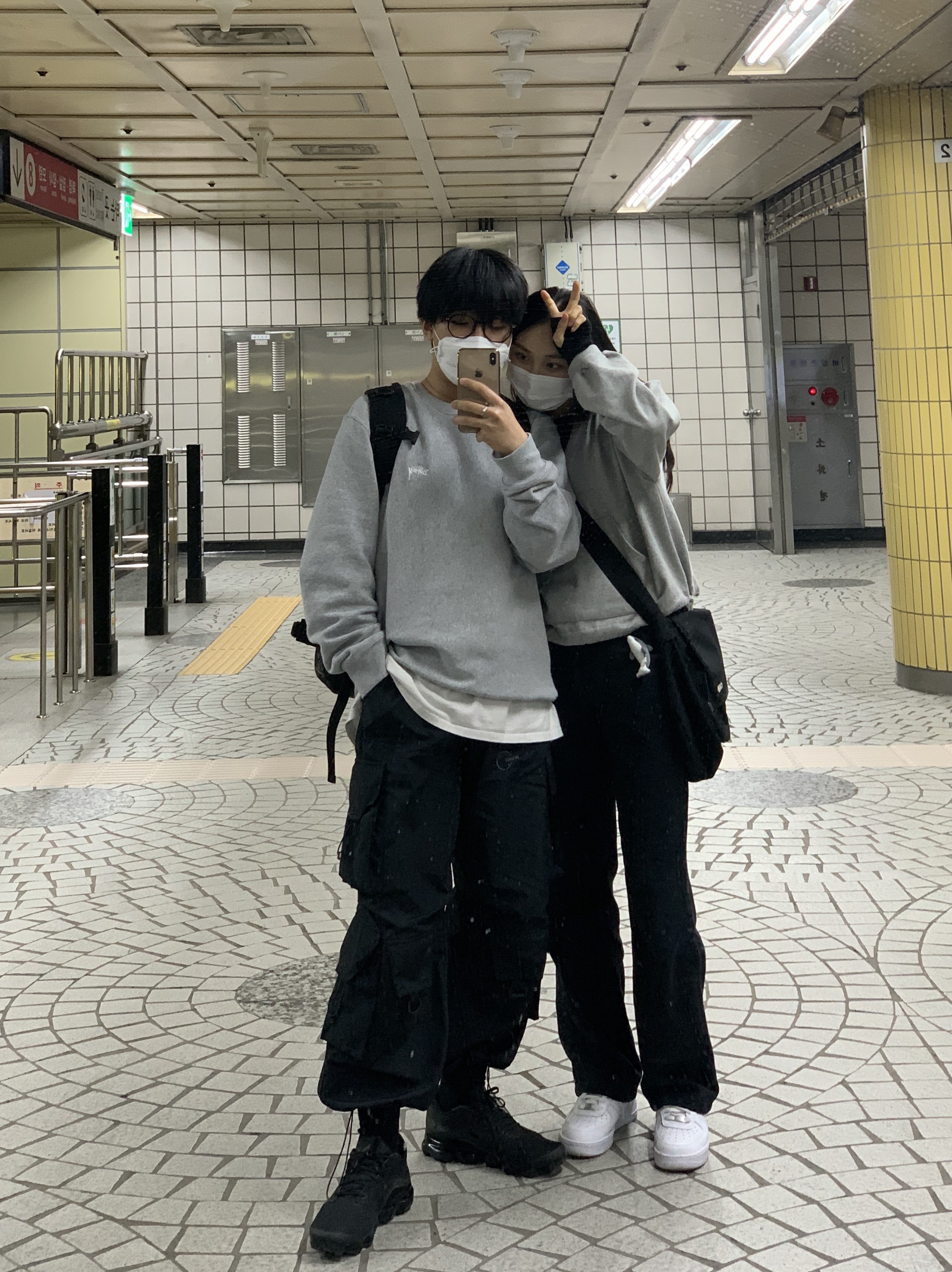 Nike Air VaporMax CS Triple Black, Nike Air Force 1 '07 Low White 착용 스타일 - 1