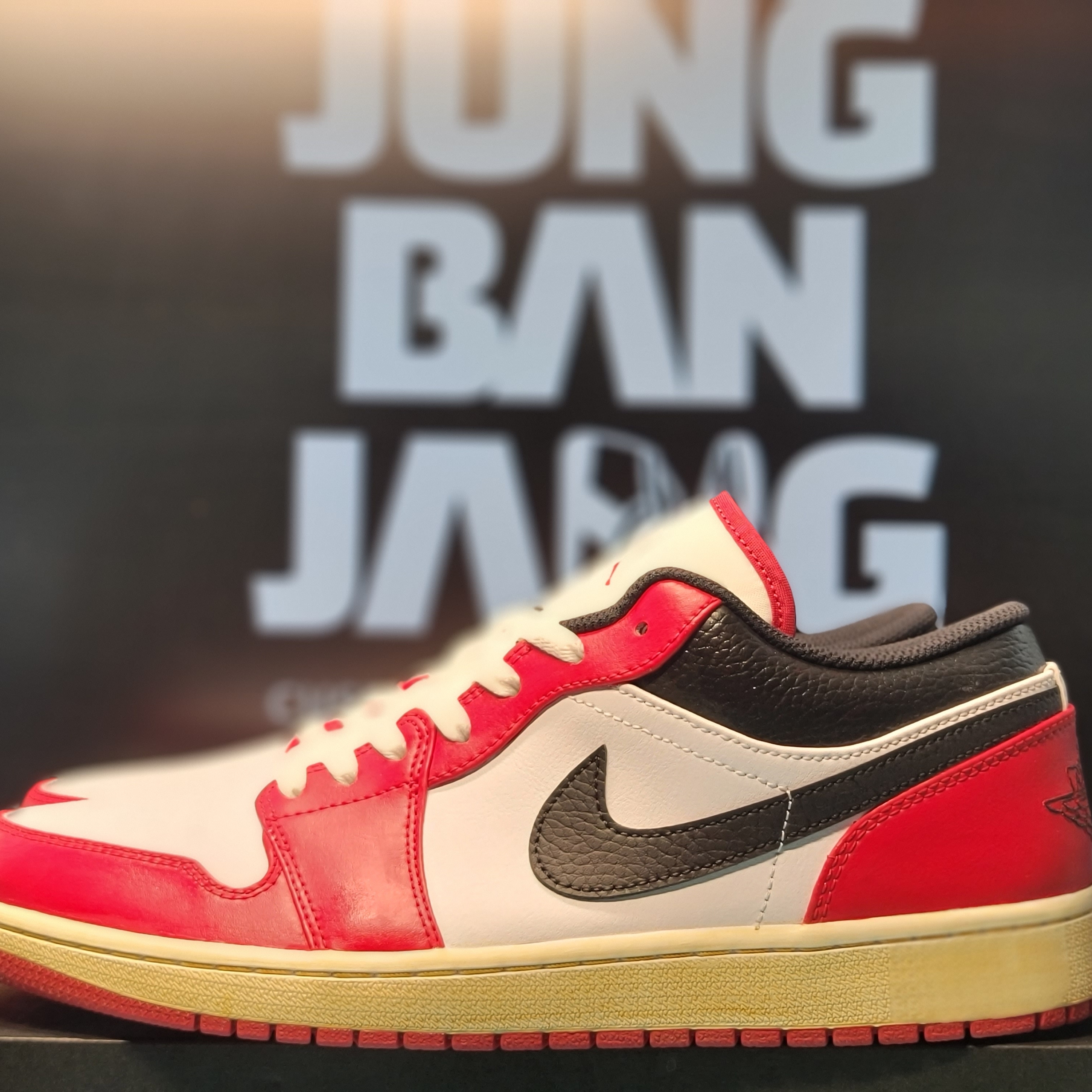 Jordan 1 Low White Red Black 착용 스타일 - 2