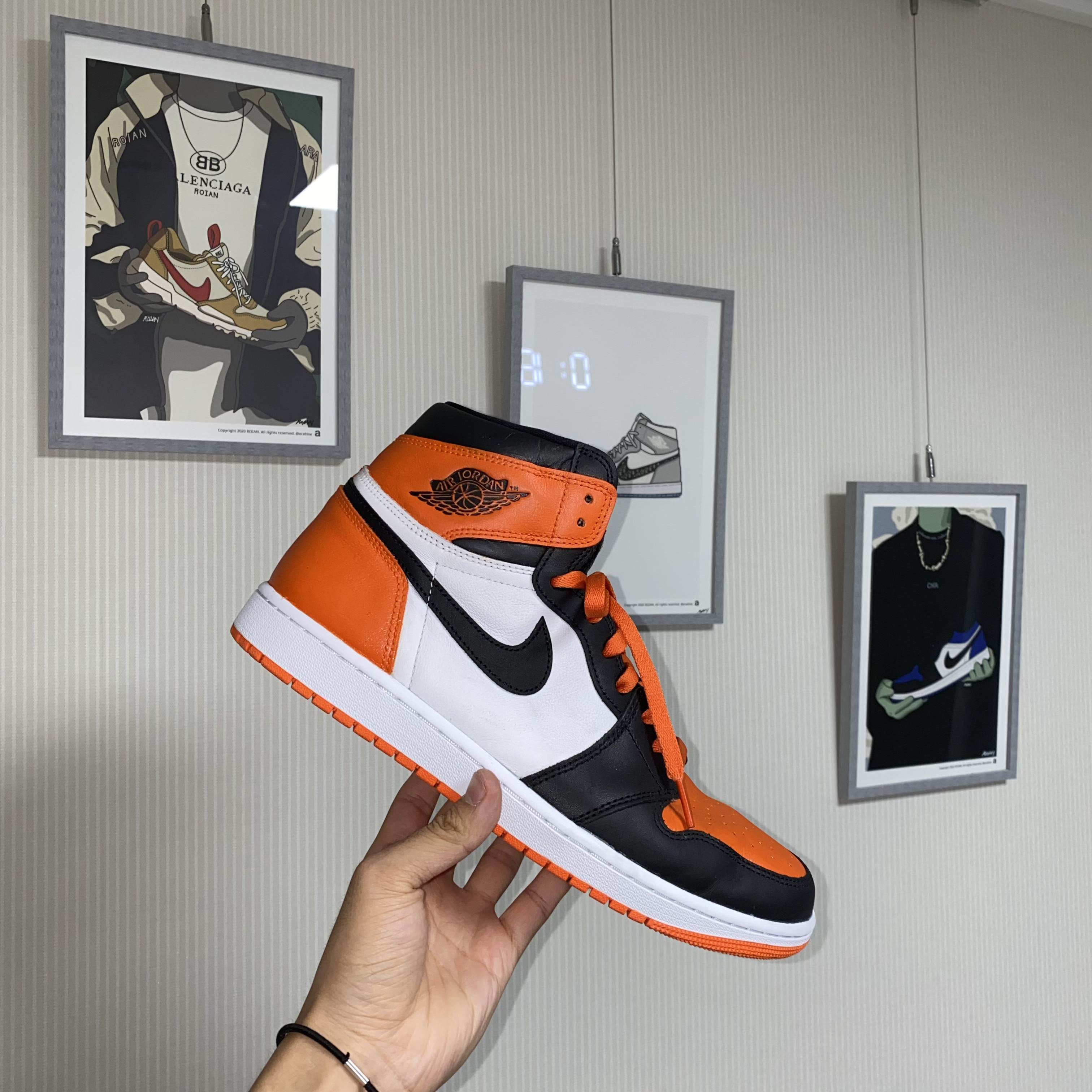 Jordan 1 Retro Shattered Backboard, Jordan 1 Retro High OG Electro Orange 착용 스타일 - 1