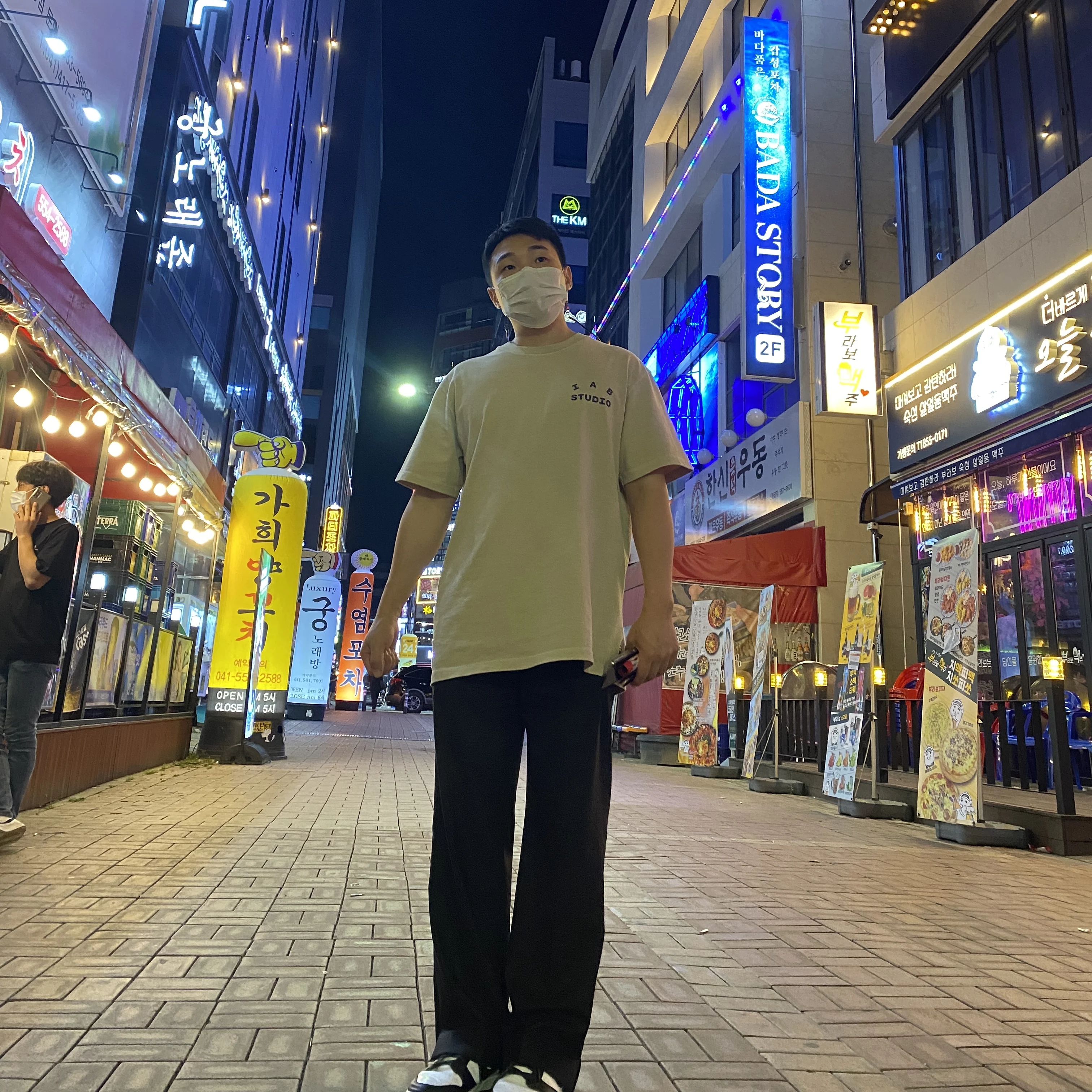IAB Studio Pigment T-Shirt Oatmeal, Nike Dunk Low Retro Black 착용 스타일