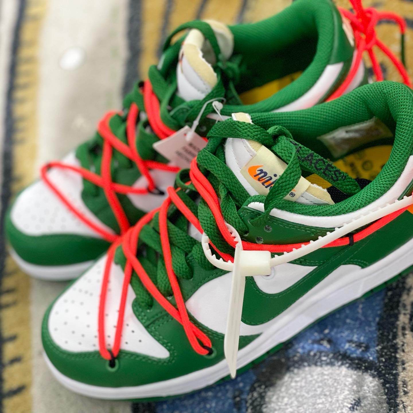 Nike x Off-White Dunk Low Pine Green 착용 스타일 - 2