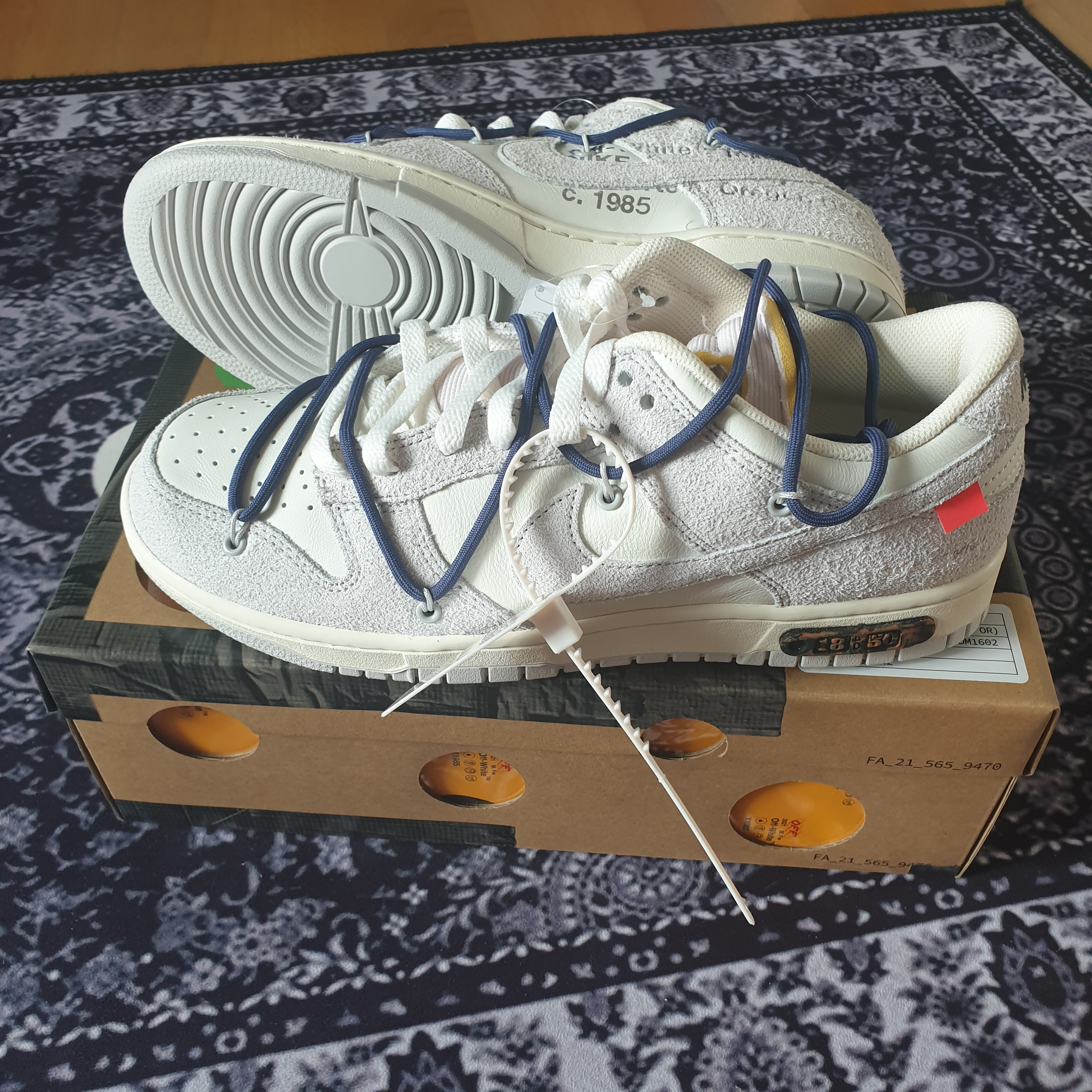 Nike x Off-White Dunk Low The 50 - Lot 18 착용 스타일 - 3