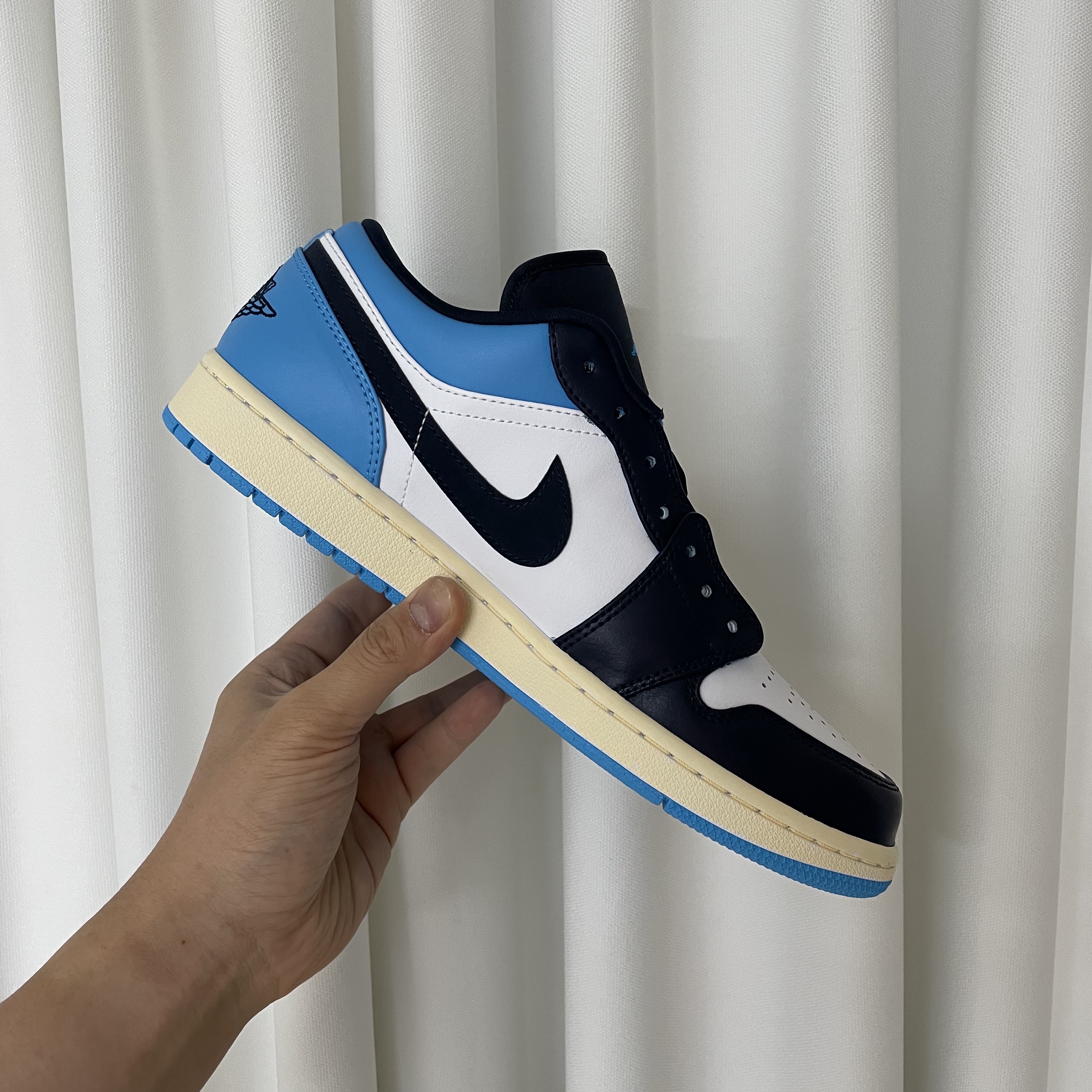 Jordan 1 Low Dark Powder Blue 착용 스타일
