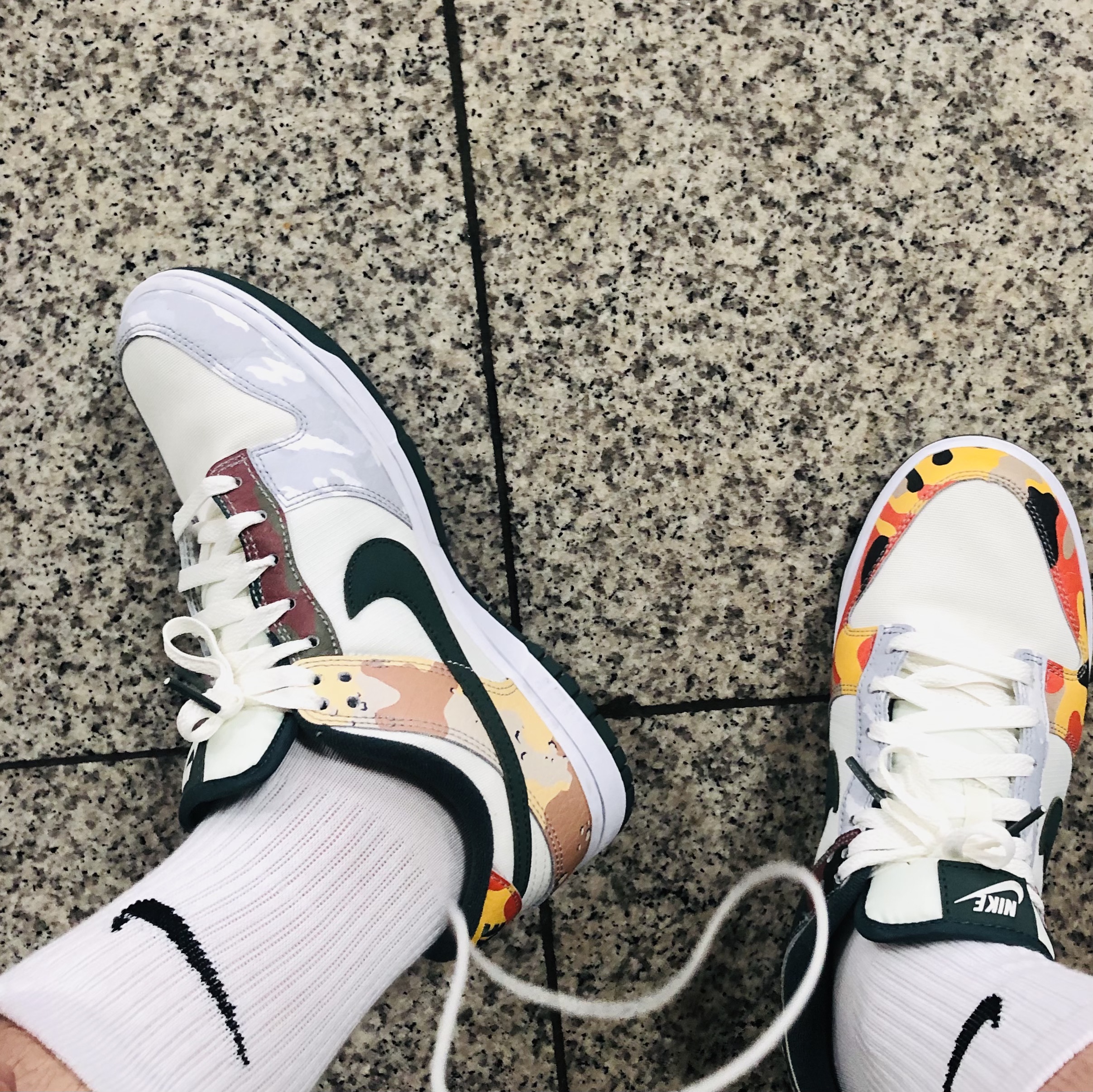 Nike Dunk Low SE Sail Multi Camo 착용 스타일