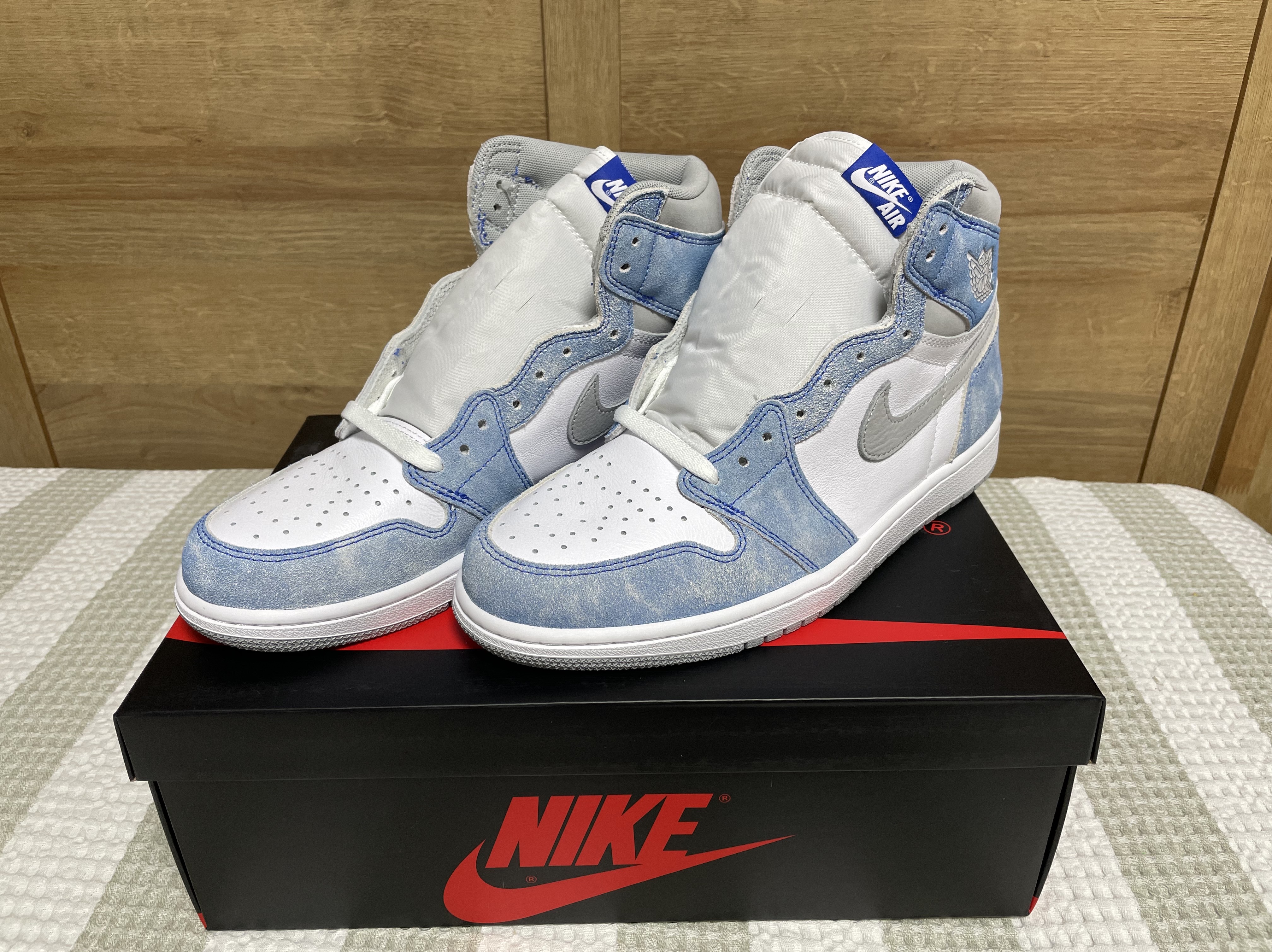 Jordan 1 Retro High OG Hyper Royal 착용 스타일 - 2