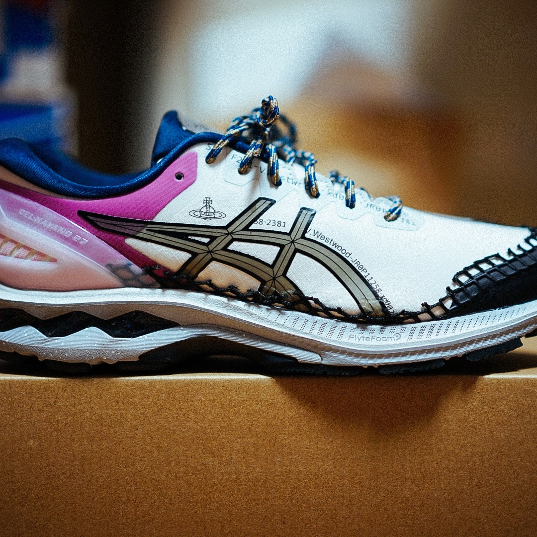 Asics x Vivienne Westwood Gel-Kayano 27 DE White 착용 스타일