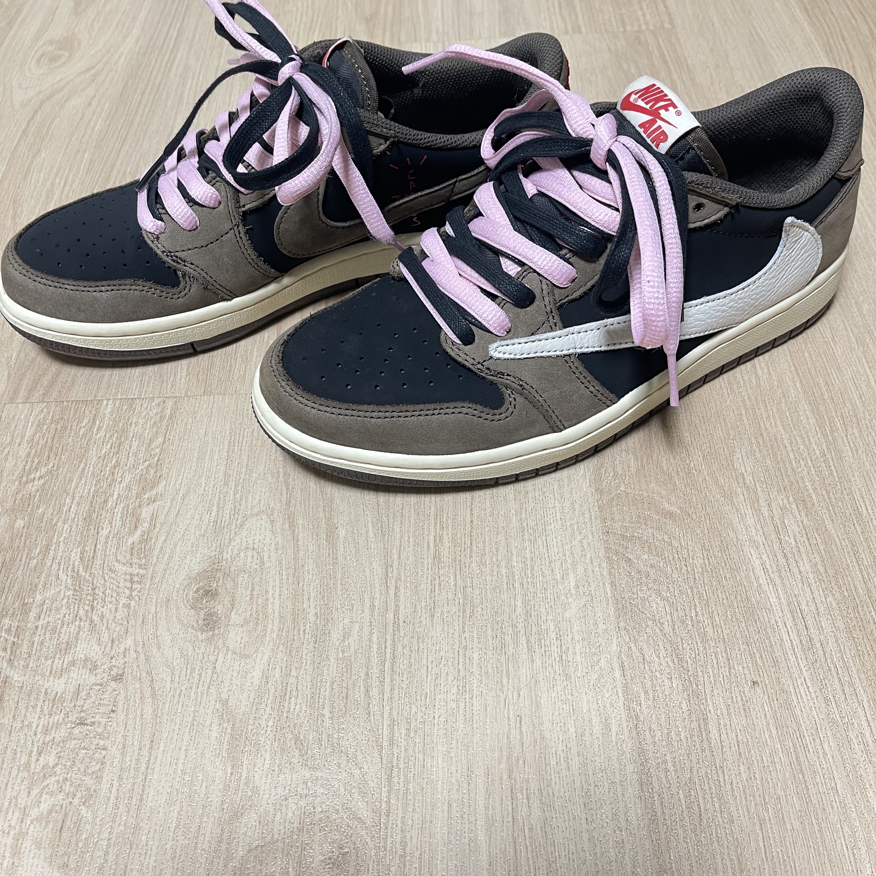Jordan 1 x Travis Scott Retro Low OG SP Mocha, Jordan x Travis Scott Pool Shorts - Asia 착용 스타일 - 3