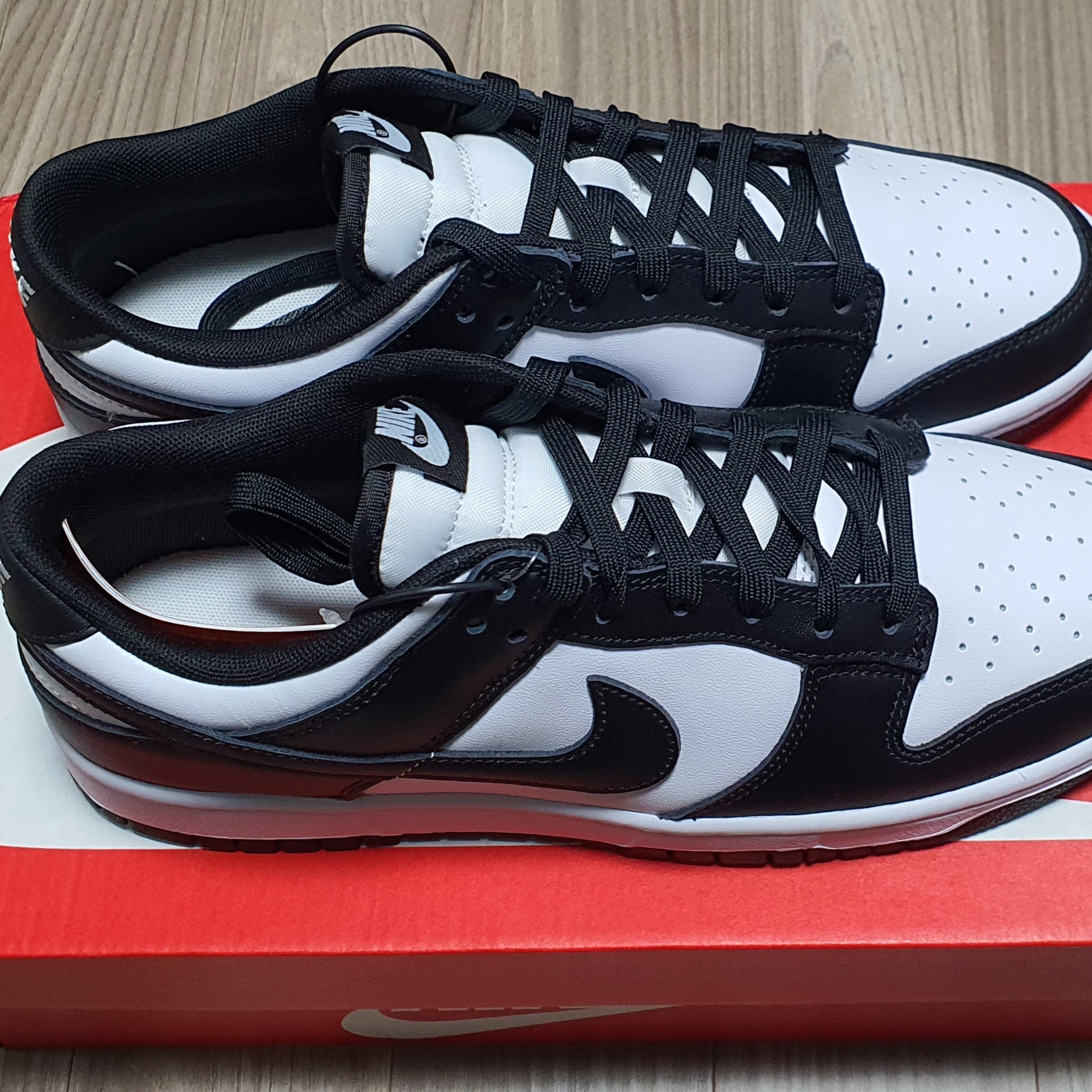 Nike Dunk Low Retro Black 착용 스타일 - 1