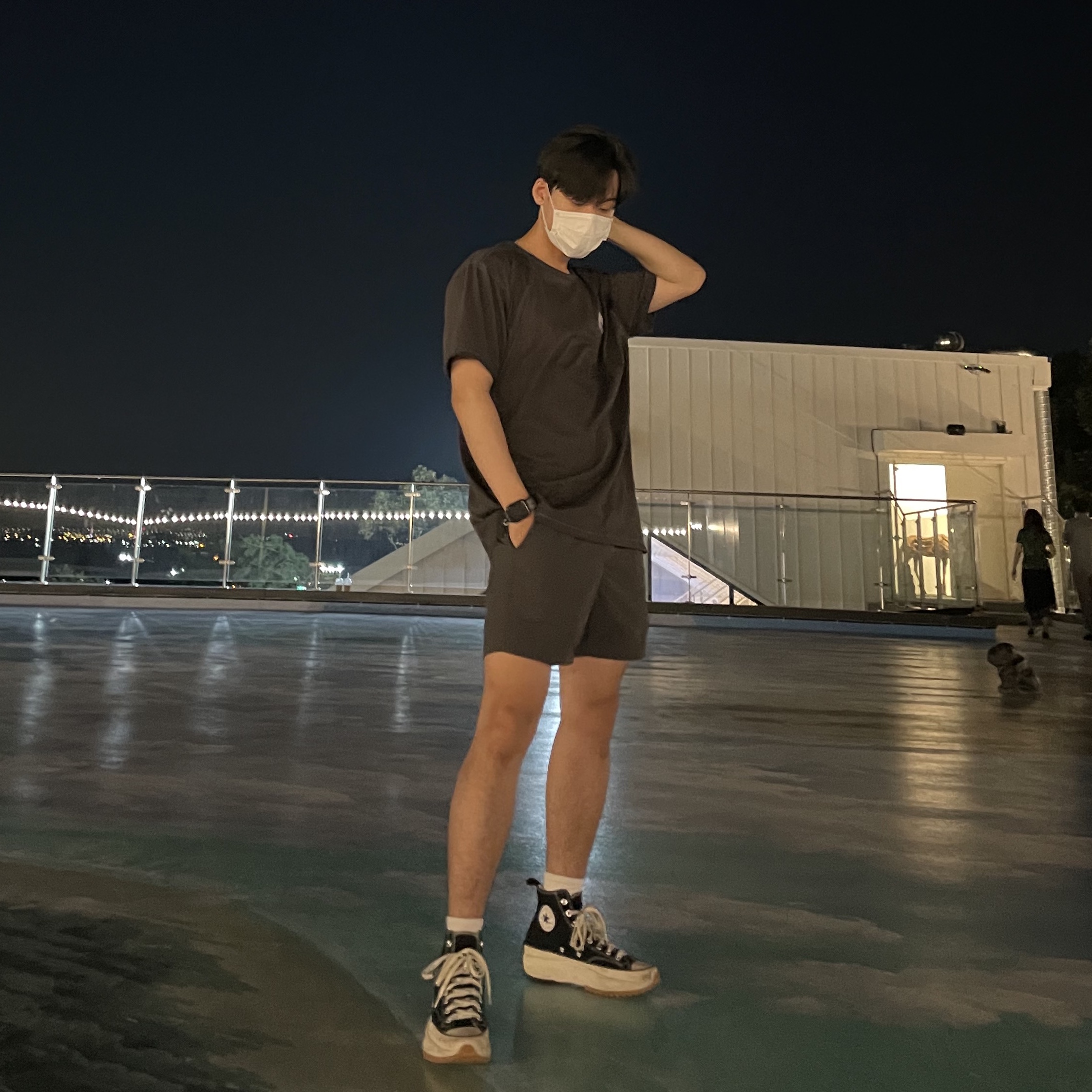 Converse x JW Anderson Run Star Hike Hi Black, Ader Error x Helinox T-Shirt Charcoal 착용 스타일 - 1