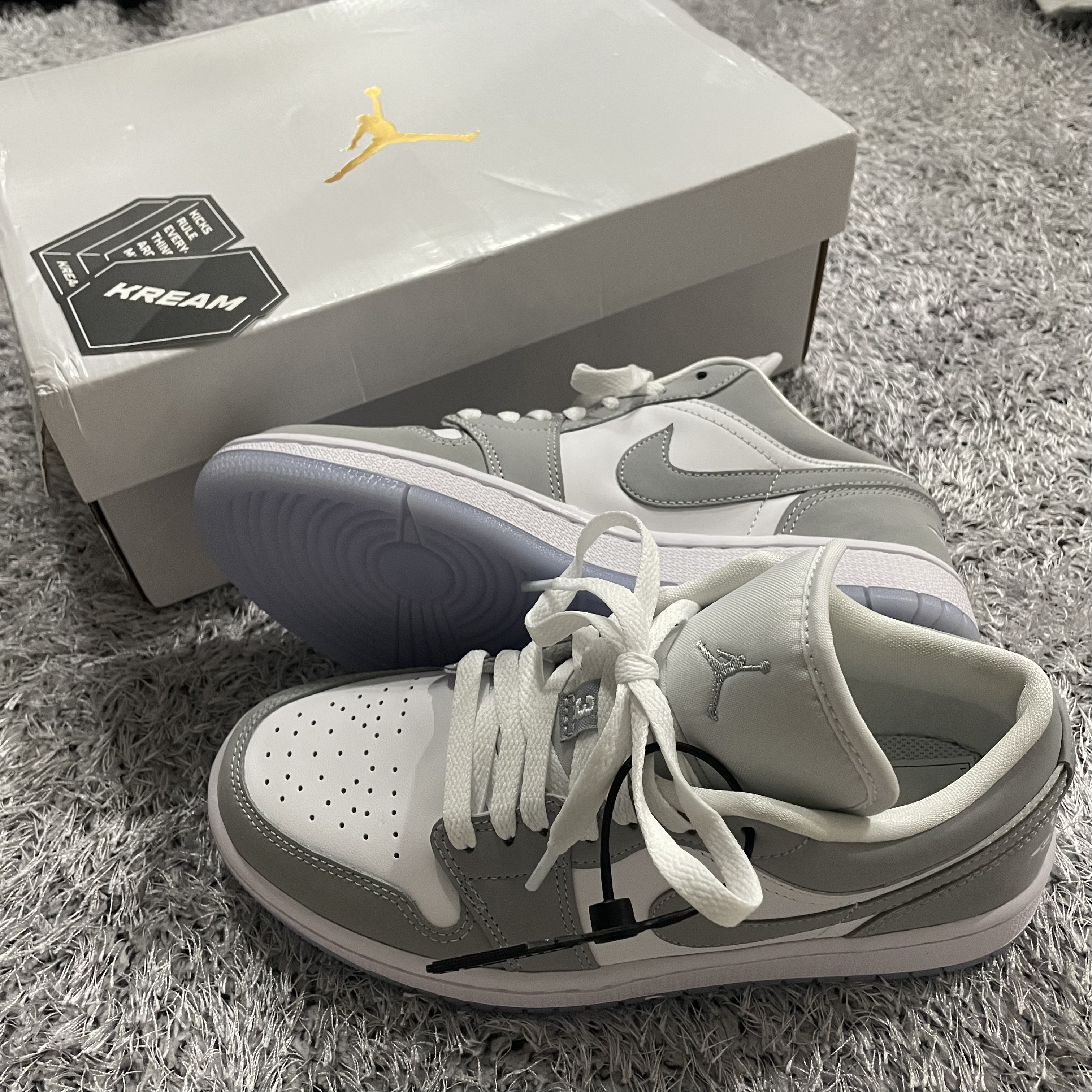 (W) Jordan 1 Low White Wolf Grey 착용 스타일 - 4